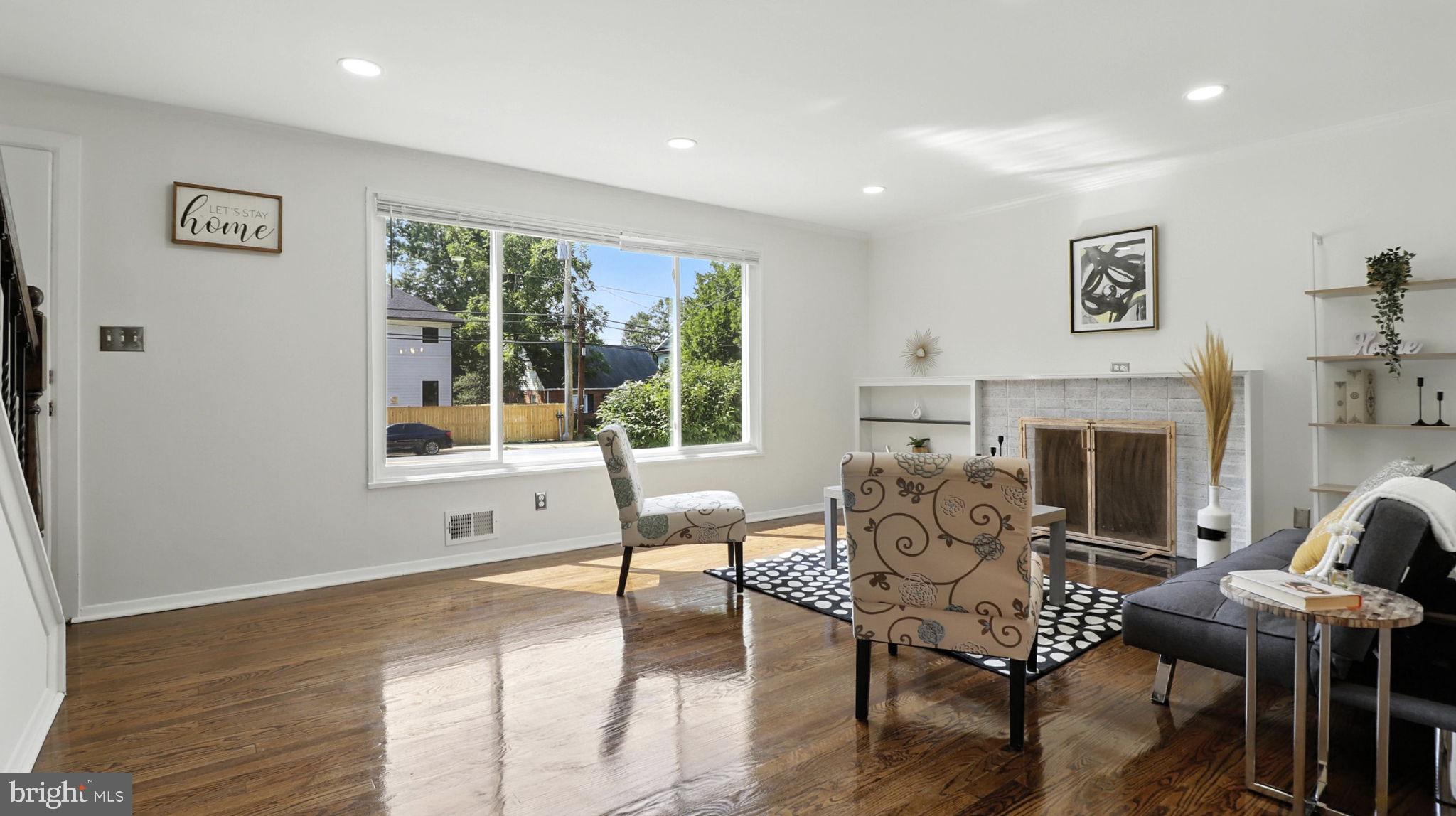 KENSINGTON - Residential