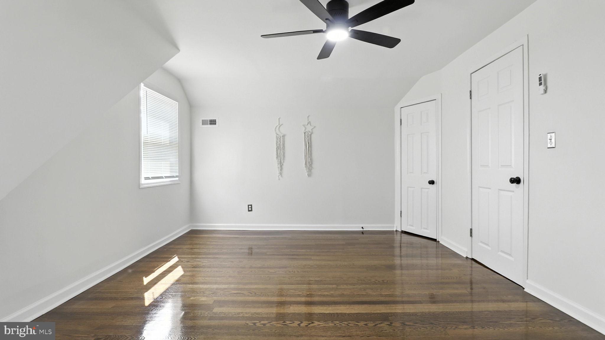 KENSINGTON - Residential