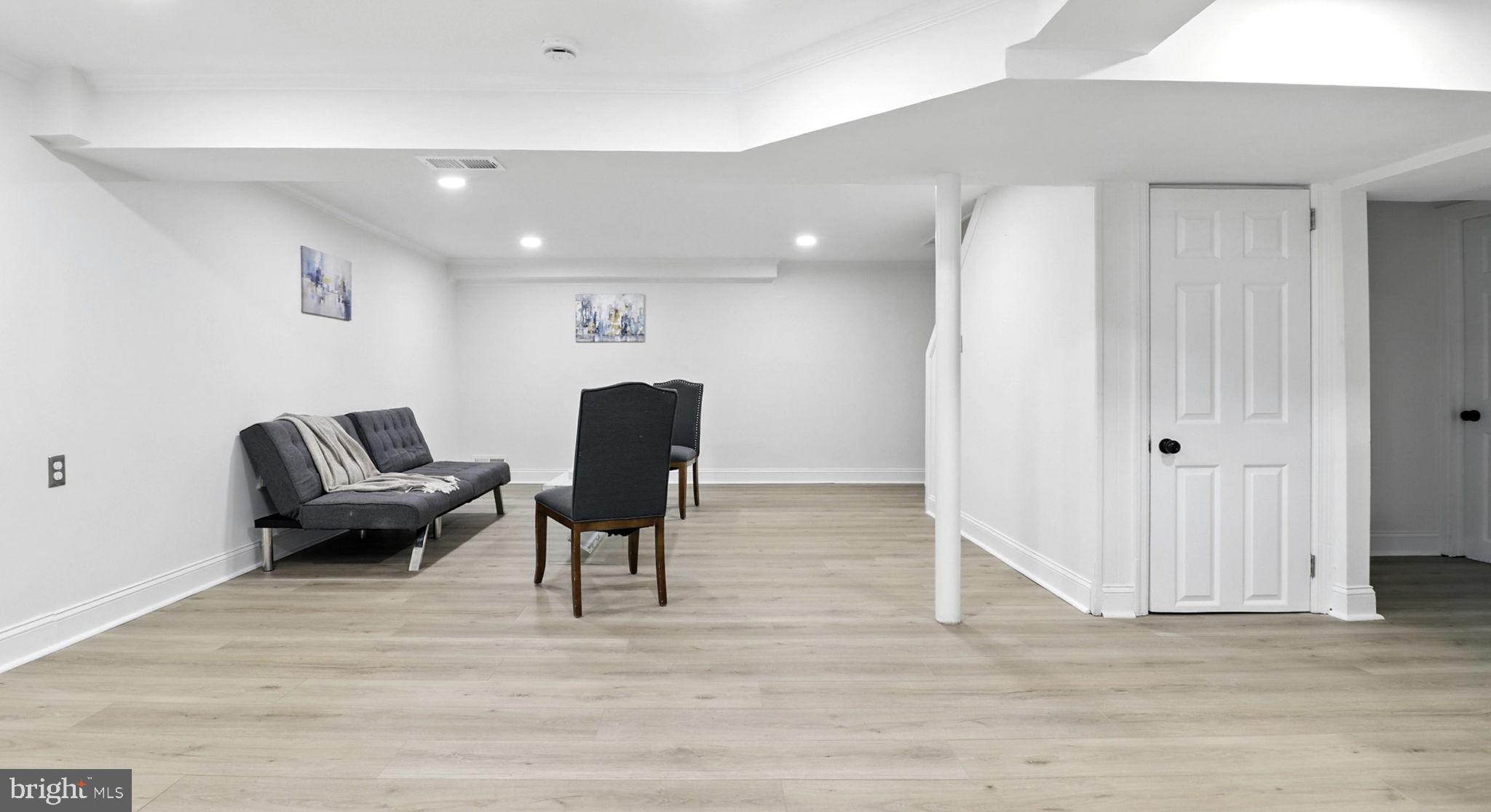 KENSINGTON - Residential