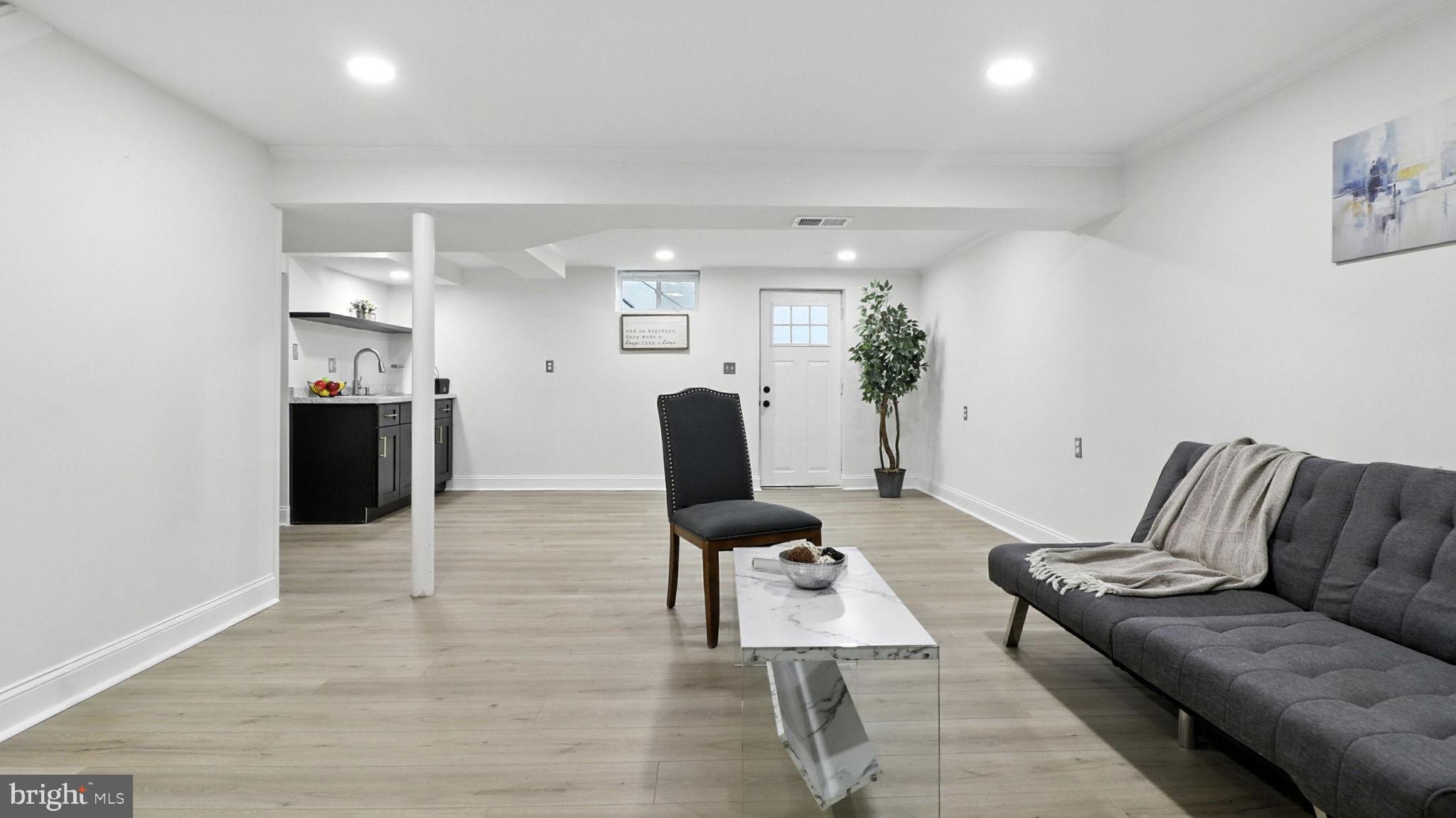 KENSINGTON - Residential