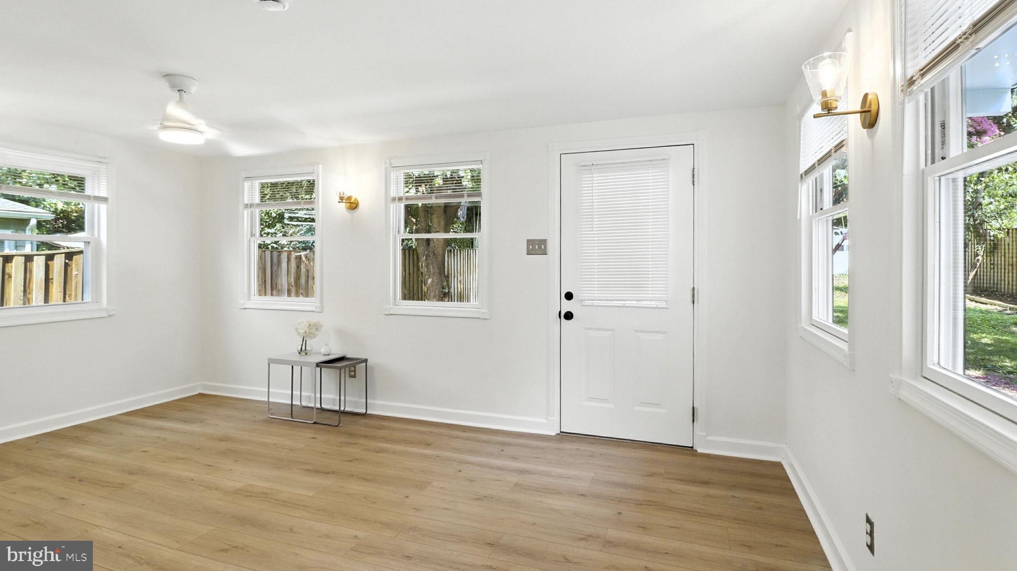 KENSINGTON - Residential