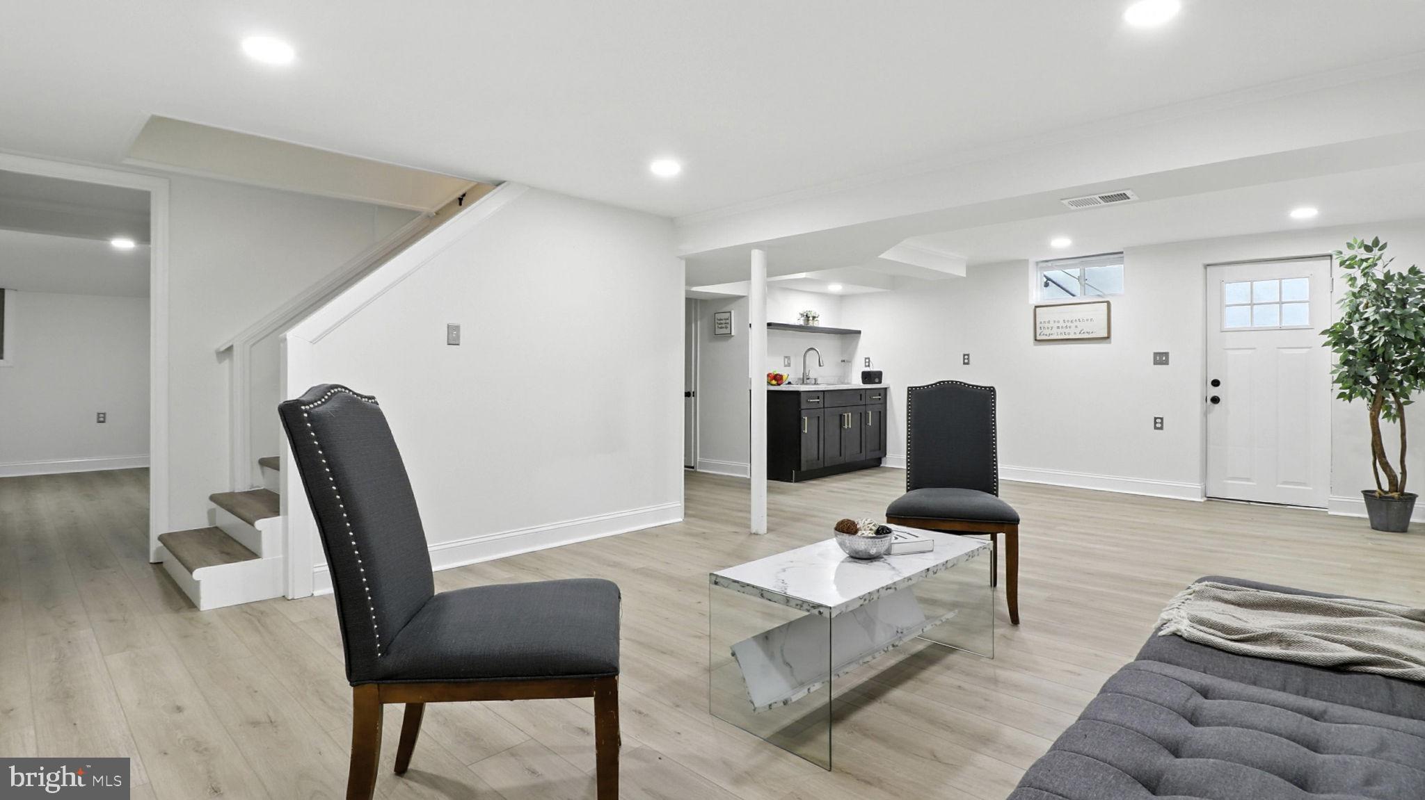 KENSINGTON - Residential