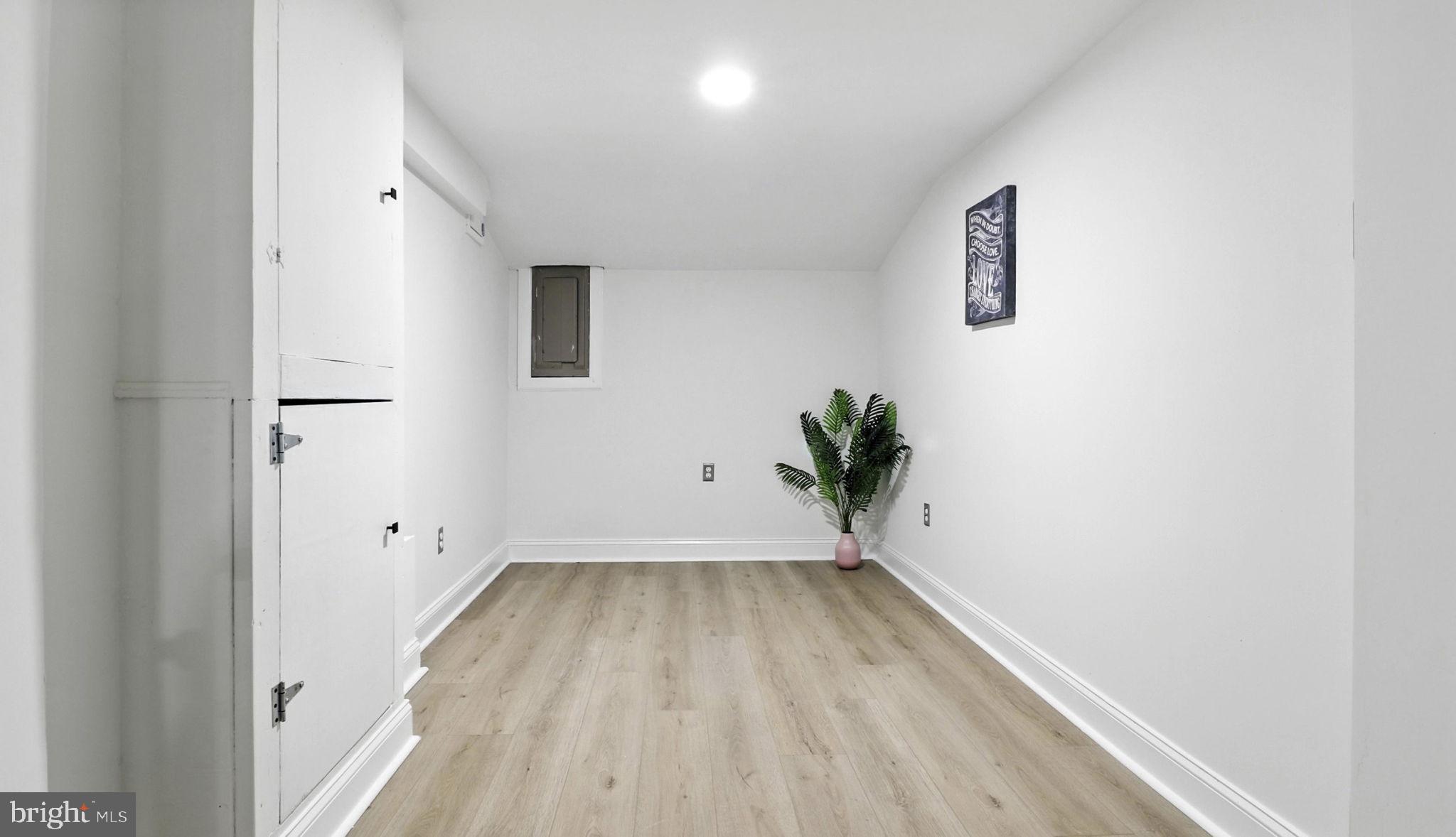 KENSINGTON - Residential