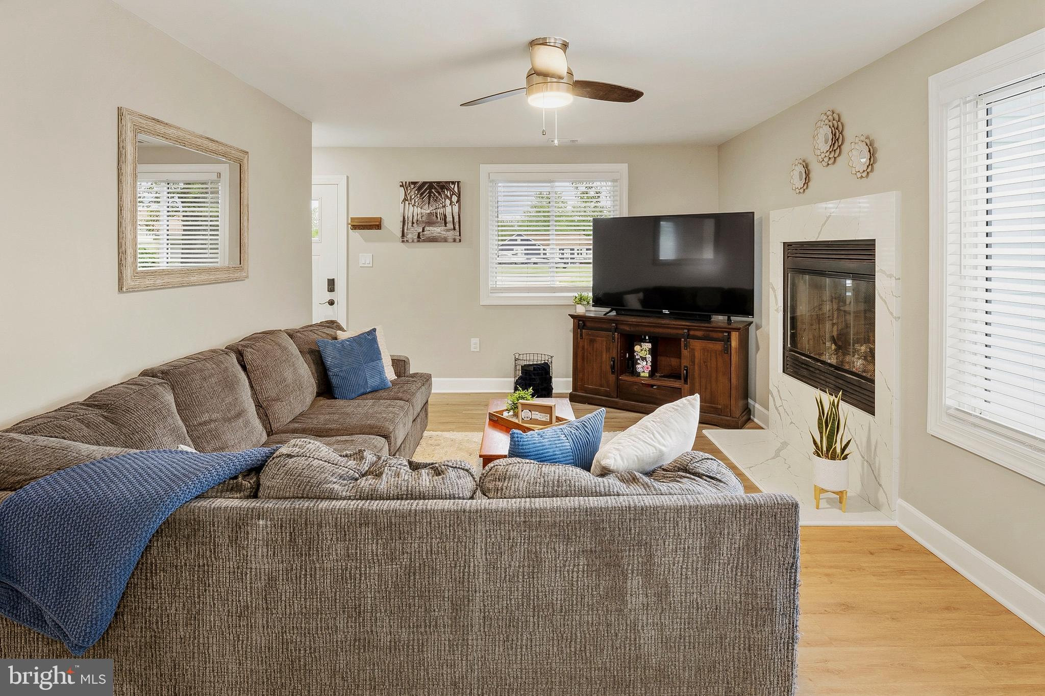 1825 MALTRAVERS ROAD