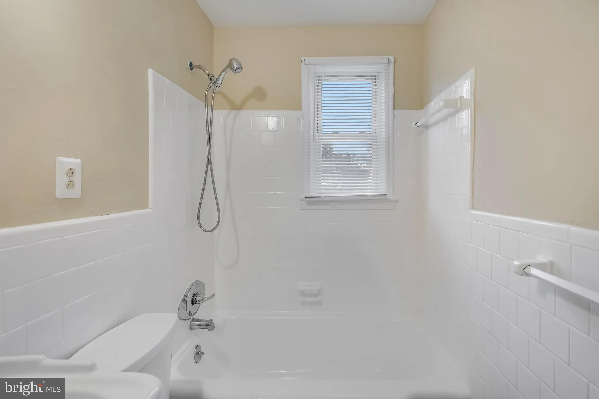 Baltimore, Maryland 21214, United States, 3 Bedrooms Bedrooms, ,2 BathroomsBathrooms,Residential,Active,234223