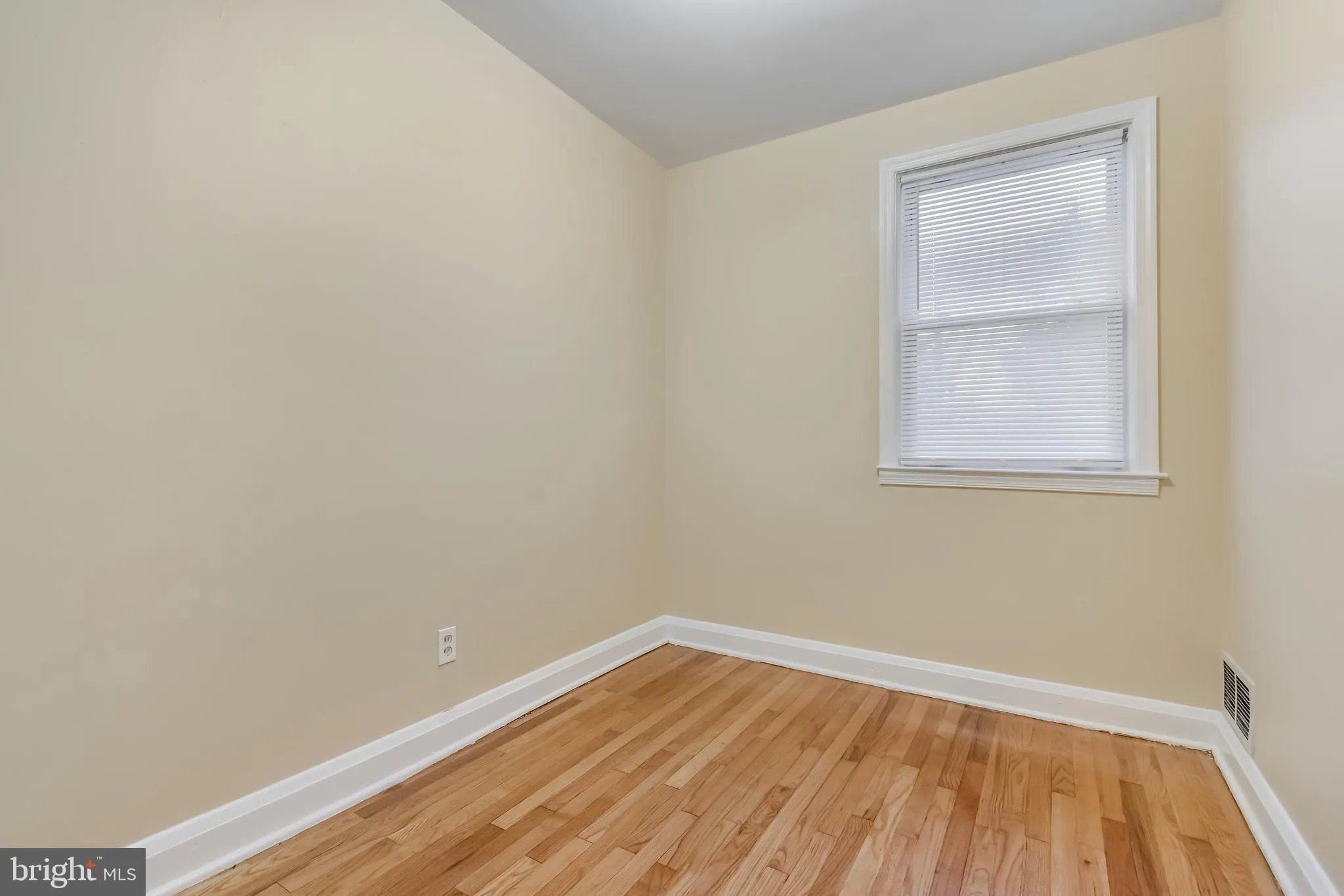 Baltimore, Maryland 21214, United States, 3 Bedrooms Bedrooms, ,2 BathroomsBathrooms,Residential,Active,234223