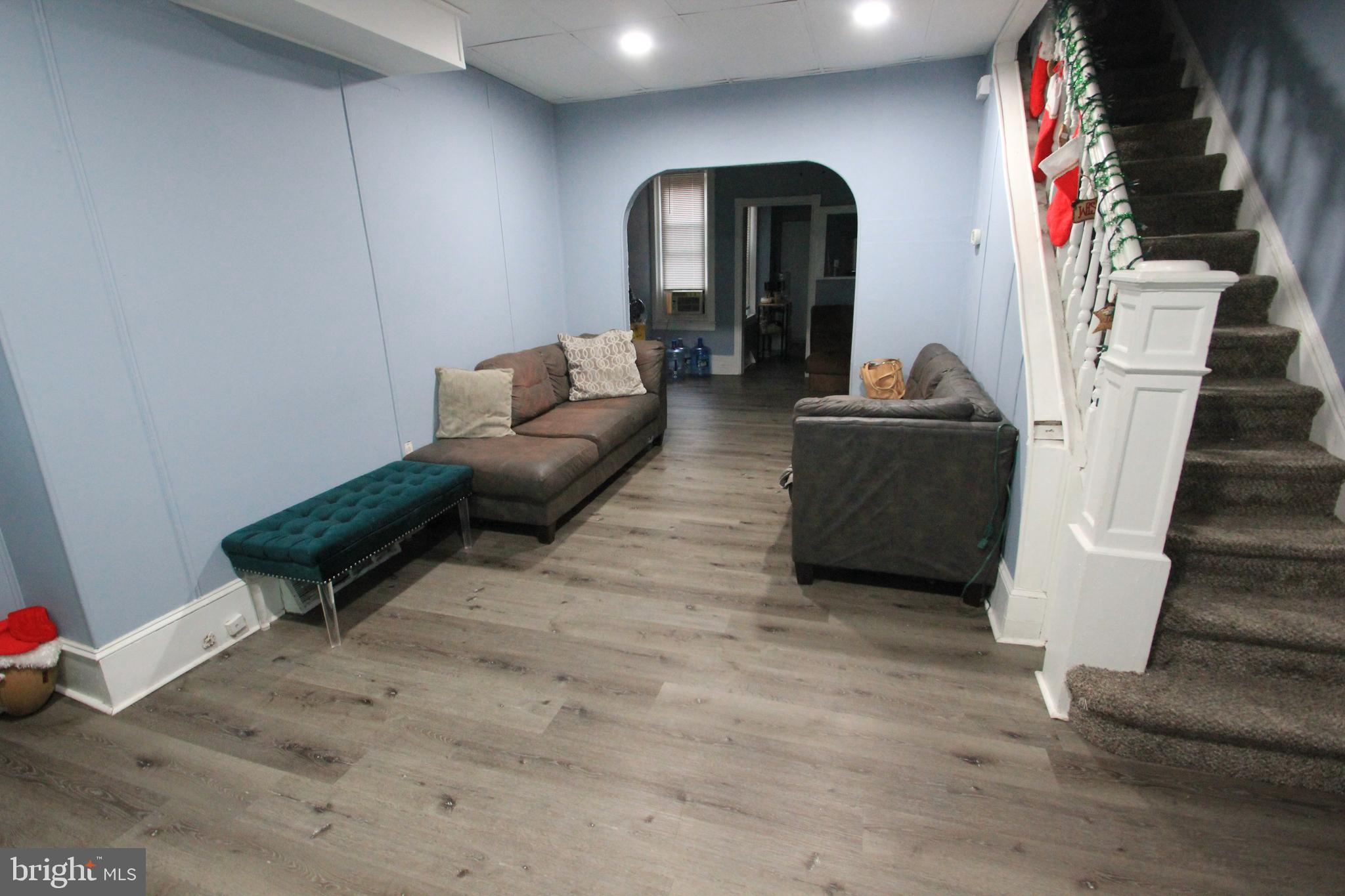 WEST OAK LANE - Residential