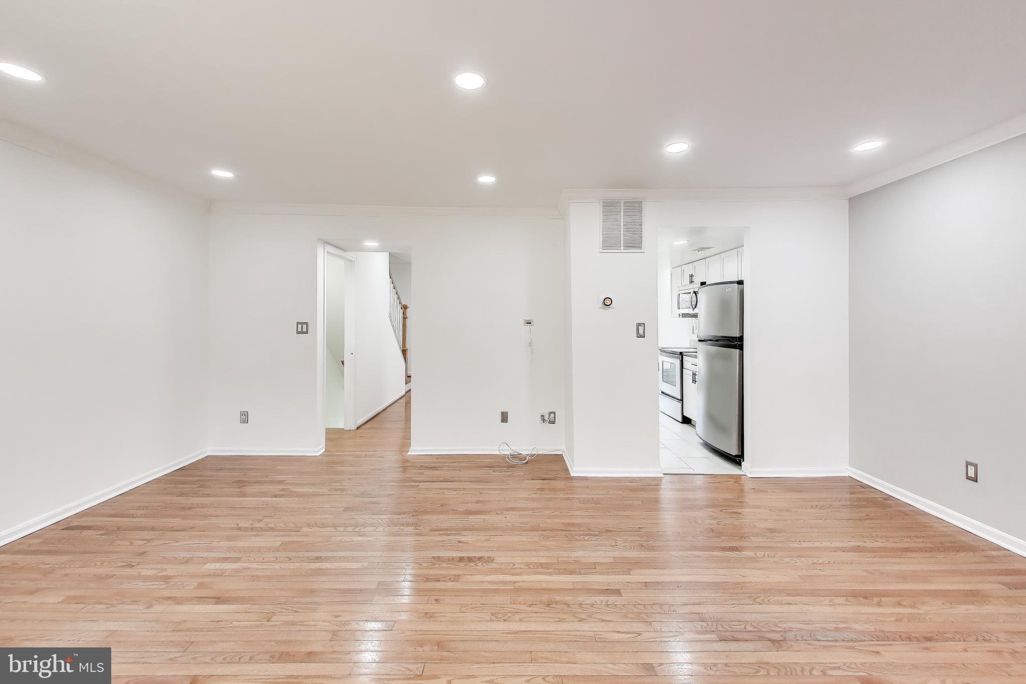 20210 MAPLE LEAF COURT