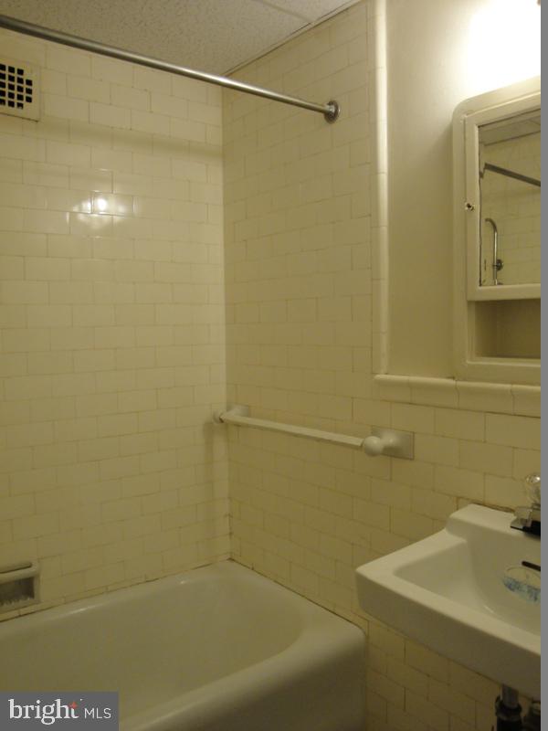 AVENUE OF THE ARTS - Residential