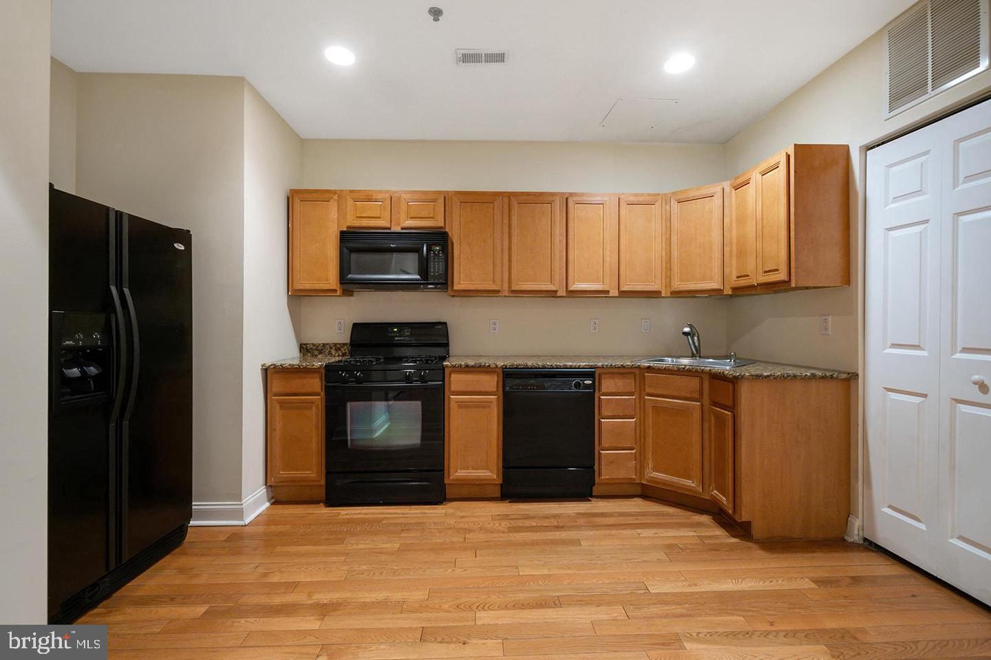 NORTHERN LIBERTIES - Residential Lease