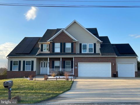 Photo of 34 Kate Wagner Court, WESTMINSTER, MD 21157 (MLS # MDCR2033186)