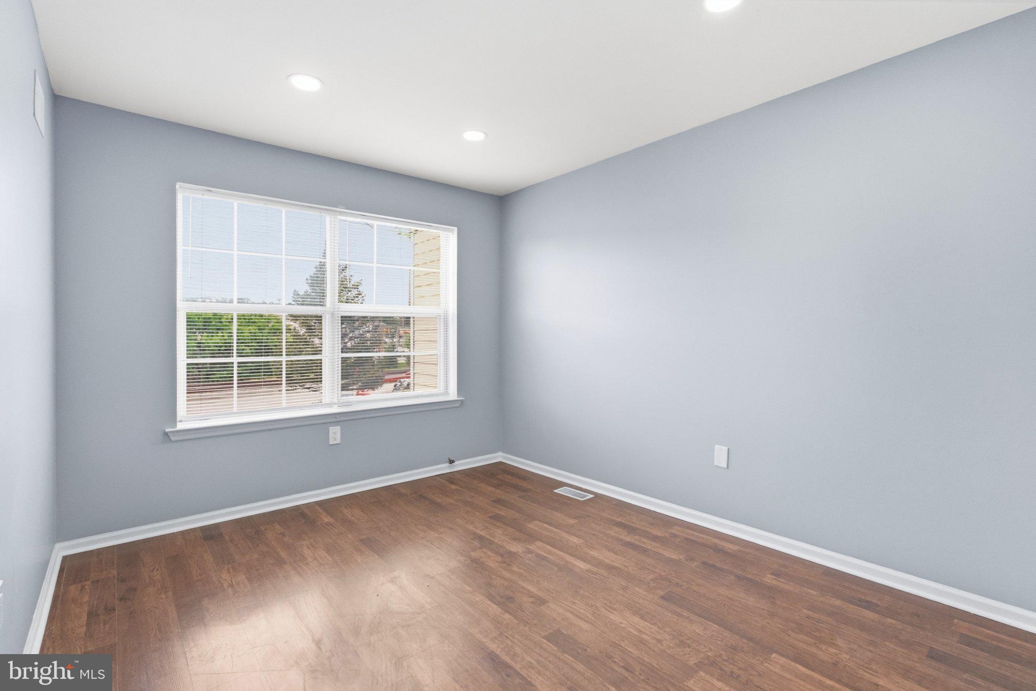 NORRISTOWN - Residential