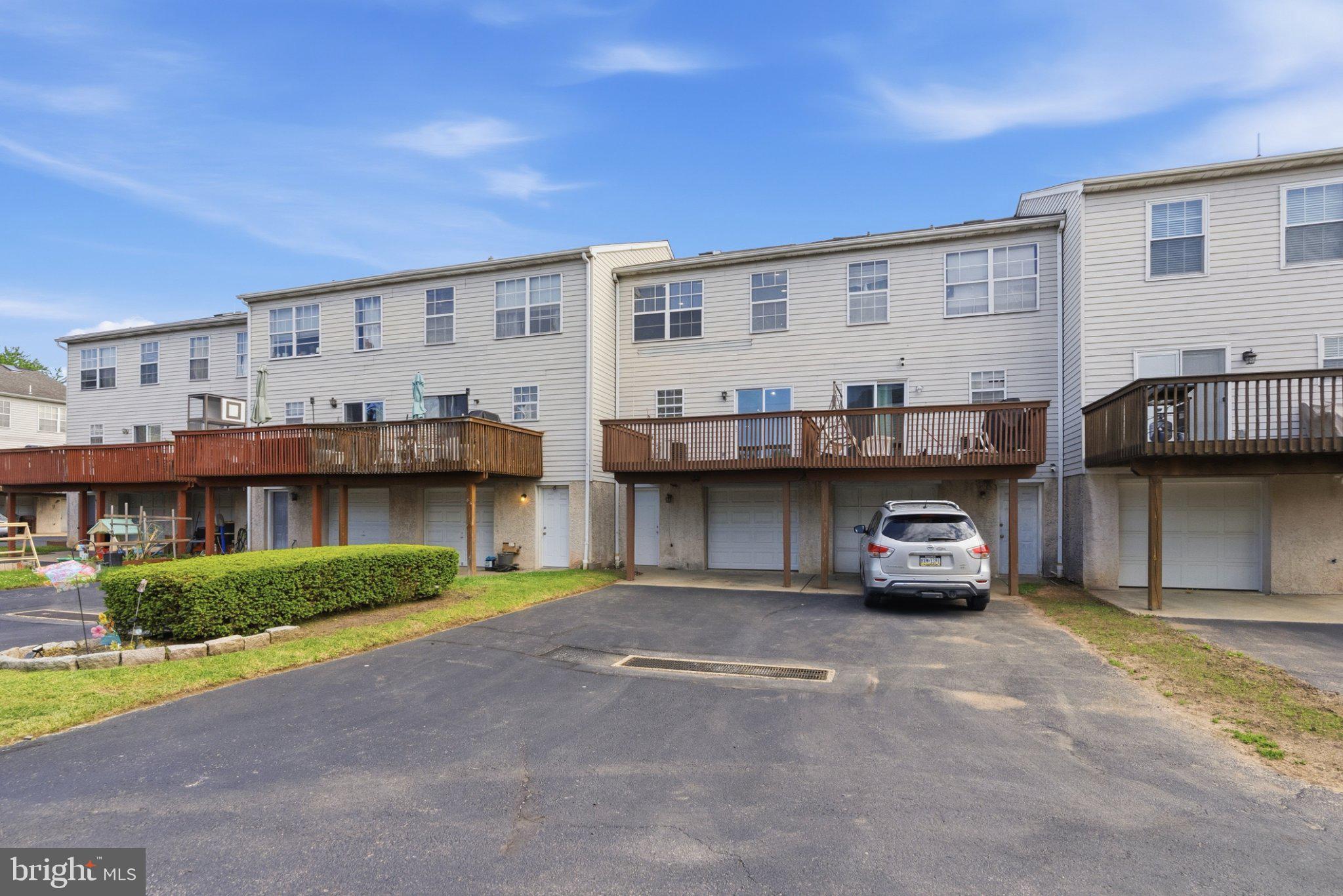NORRISTOWN - Residential