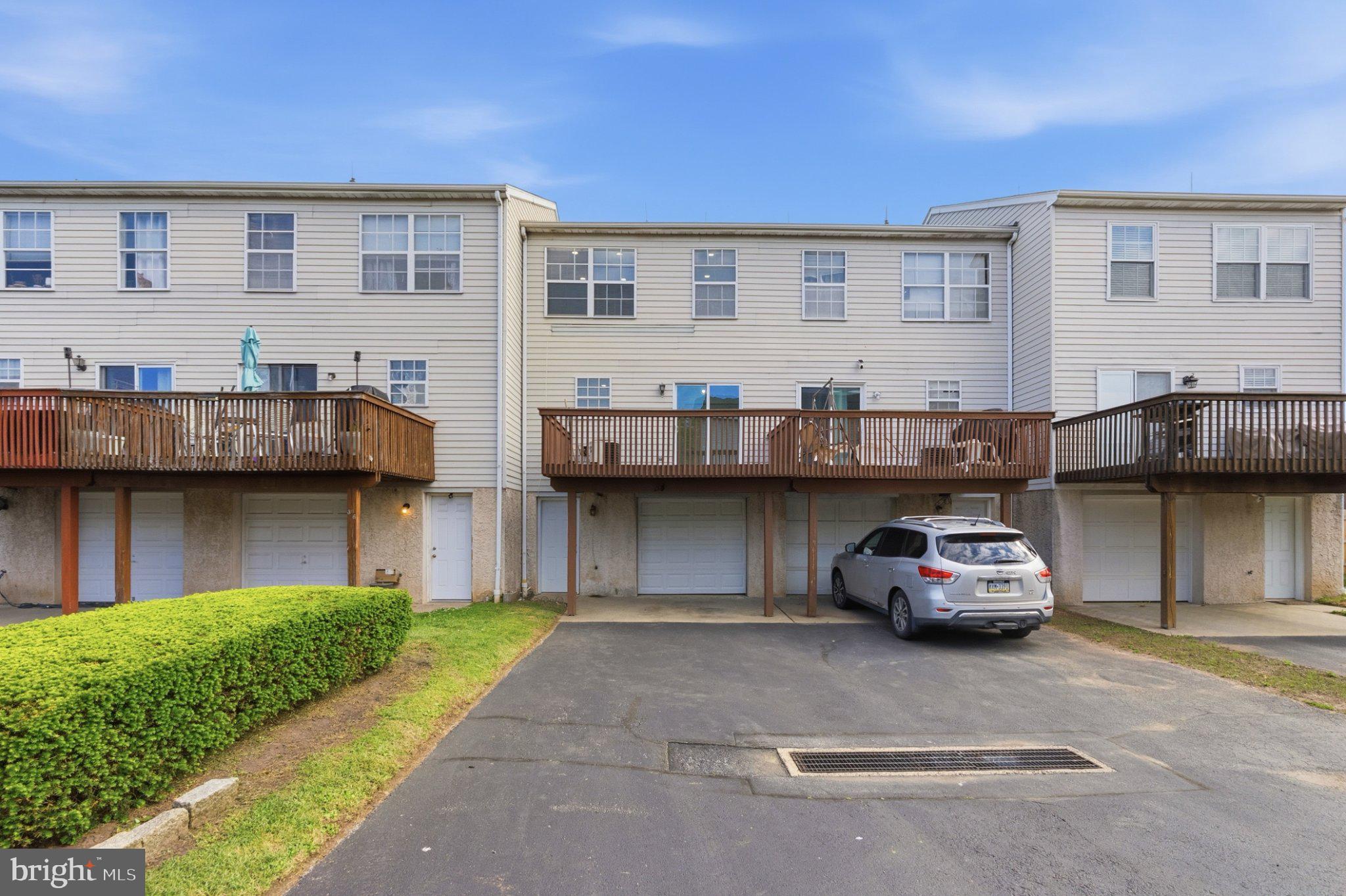 NORRISTOWN - Residential