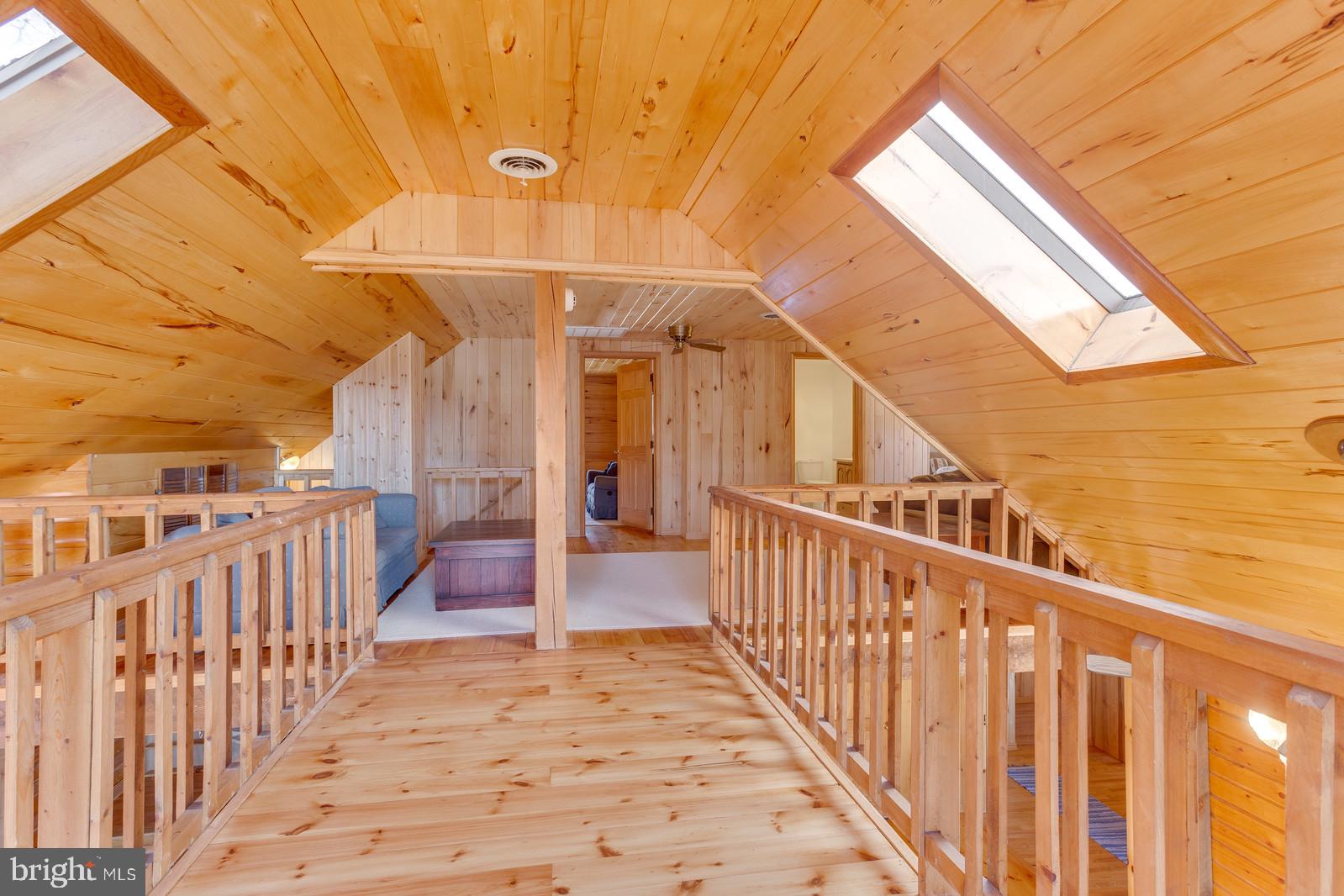 THUNDERBIRD HILLS - Residential