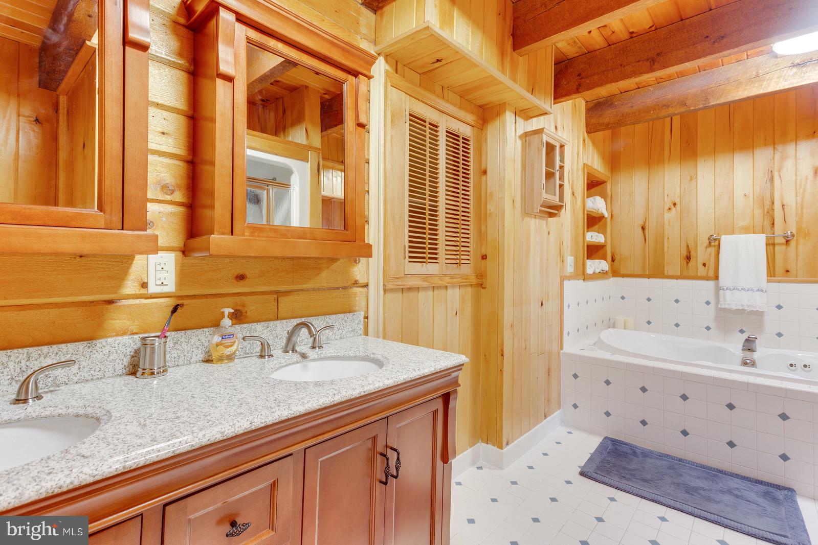 THUNDERBIRD HILLS - Residential