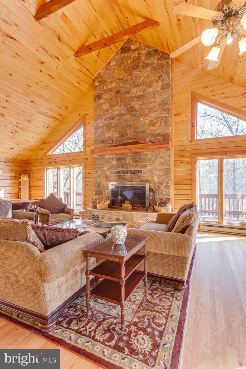 THUNDERBIRD HILLS - Residential