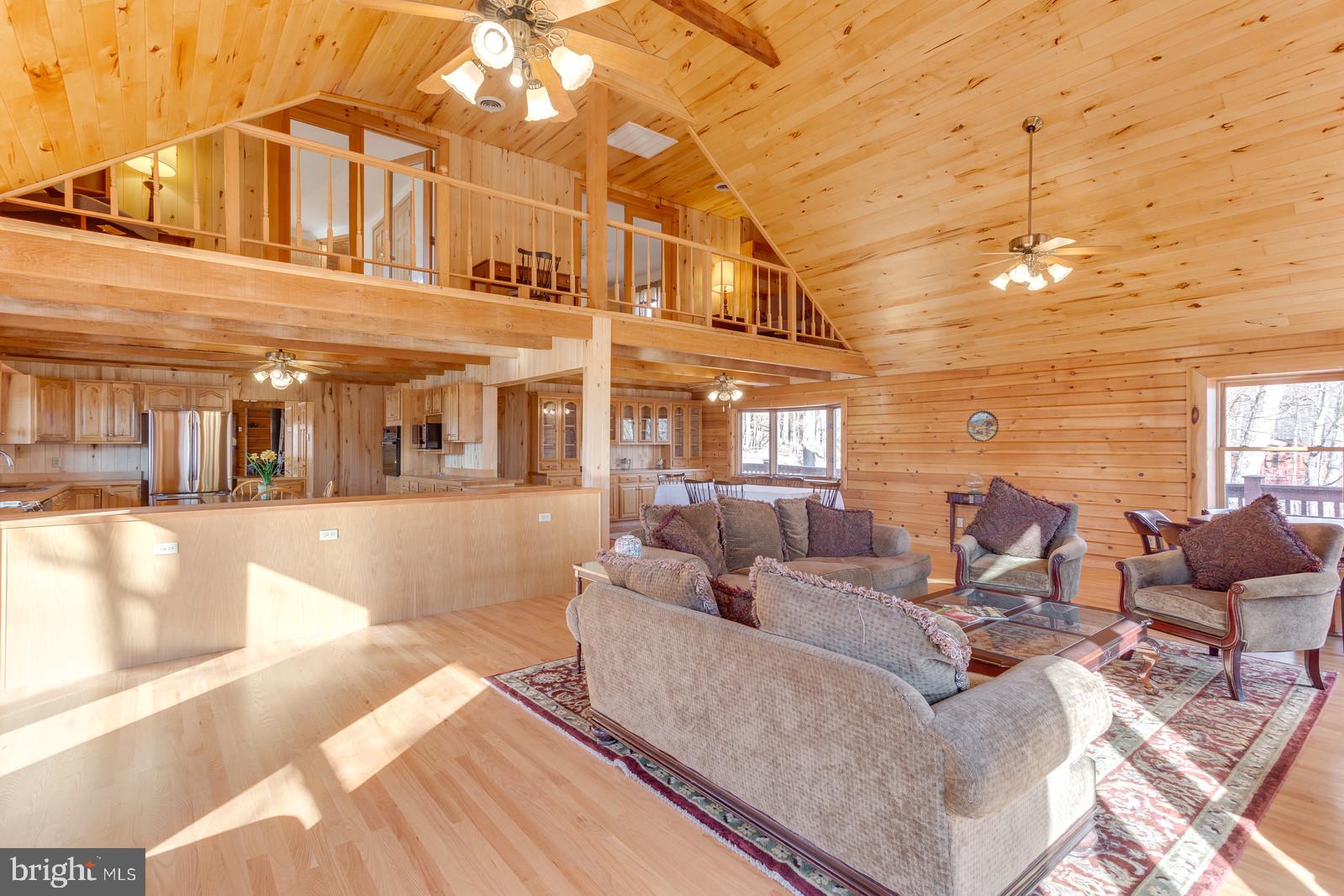 THUNDERBIRD HILLS - Residential