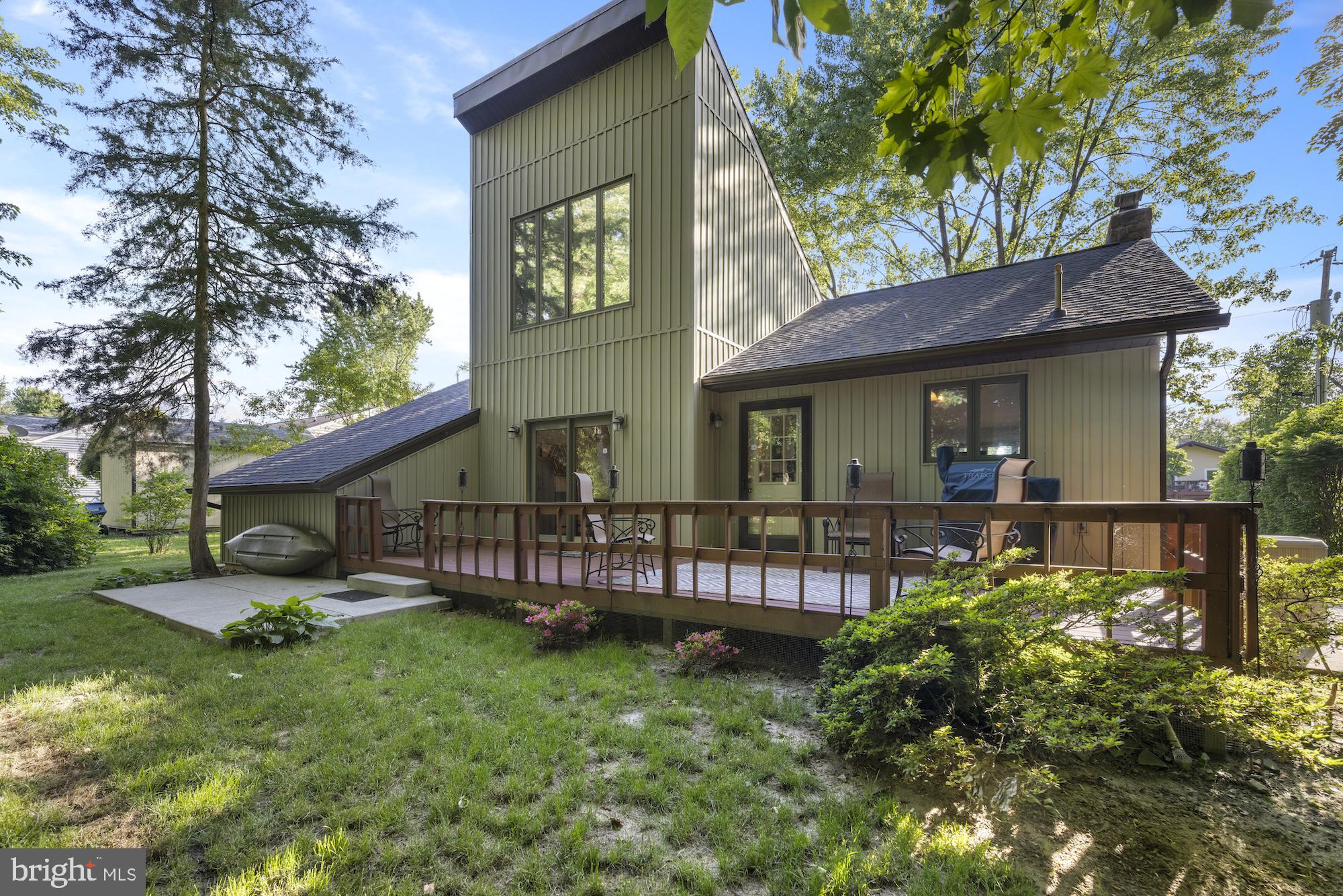 8 HILL DRIVE
