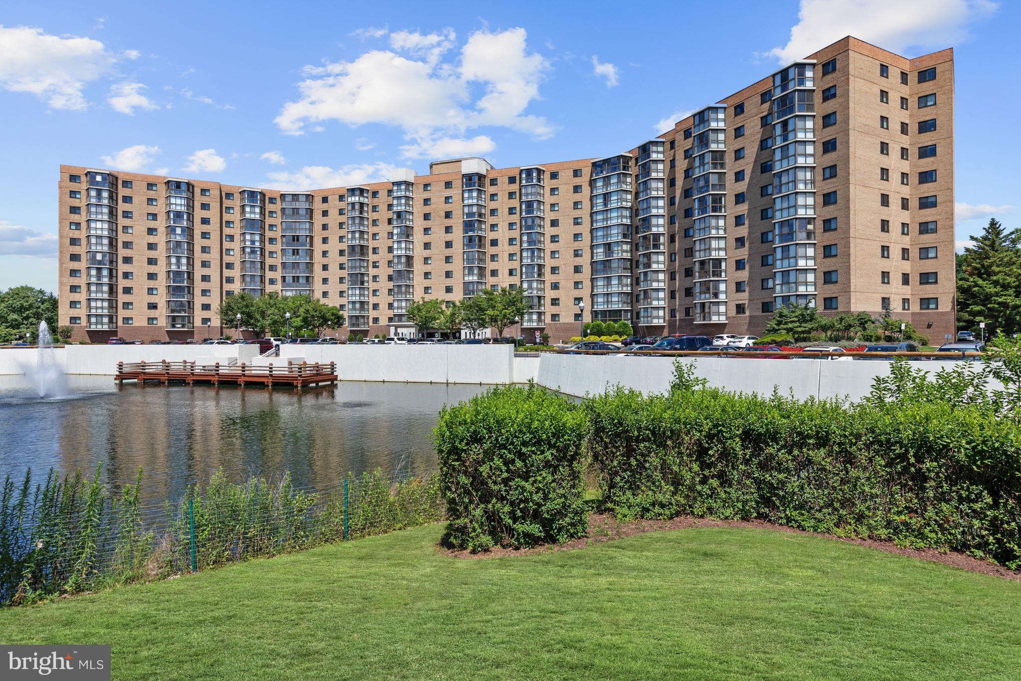 55+ Active Living Community. Lovely 1 bedroom, 1.5 bath, with garage parking space and additional storage! Located in Fairways South with a lovely view of the man-made lake with fountain. Spacious Living Room opens to the enclosed porch where you can relax and enjoy the view. Generous bedroom with lots of closet space. Washer /Dryer located within the unit. Spacious kitchen features new appliances and table space. Move in Ready for you!
Enjoy all the amenities that this community offers: golf course, two clubhouses, indoor & outdoor pools, tennis, full gym, plus a large variety of clubs and activities. Convenient to parks, shopping, dining, commuter routes, and more!