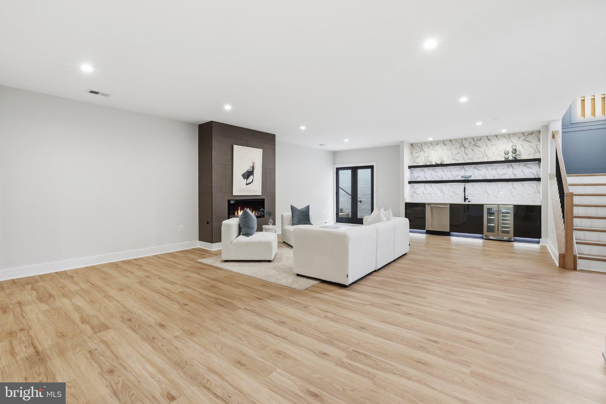 GRASS RIDGE - Residential