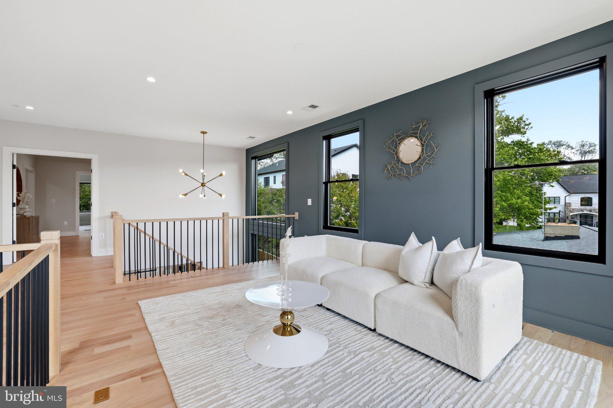 GRASS RIDGE - Residential