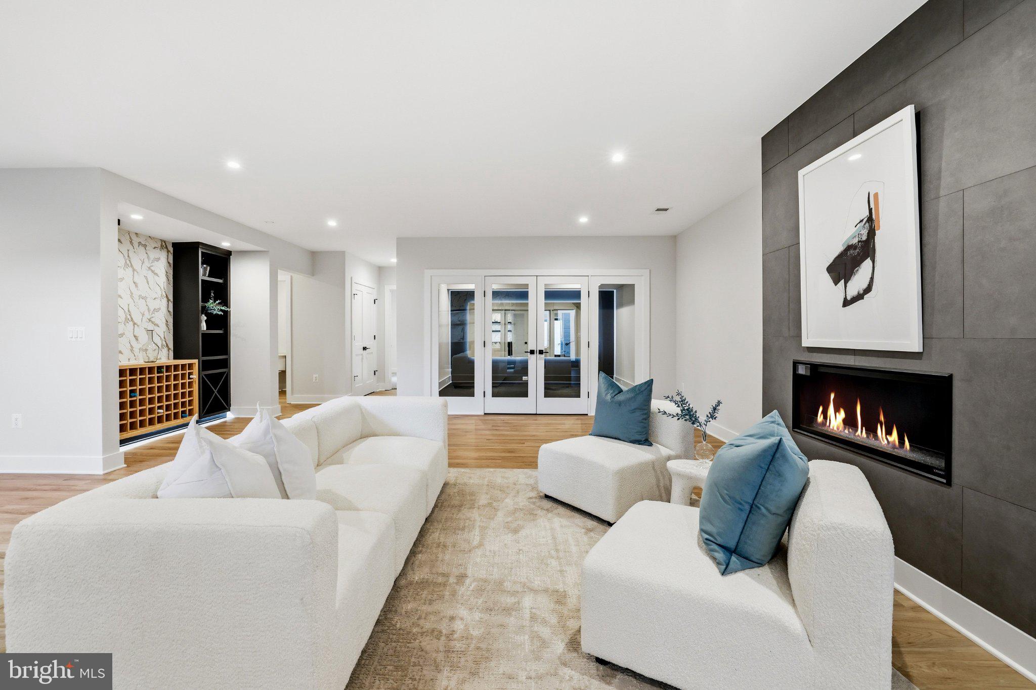 GRASS RIDGE - Residential
