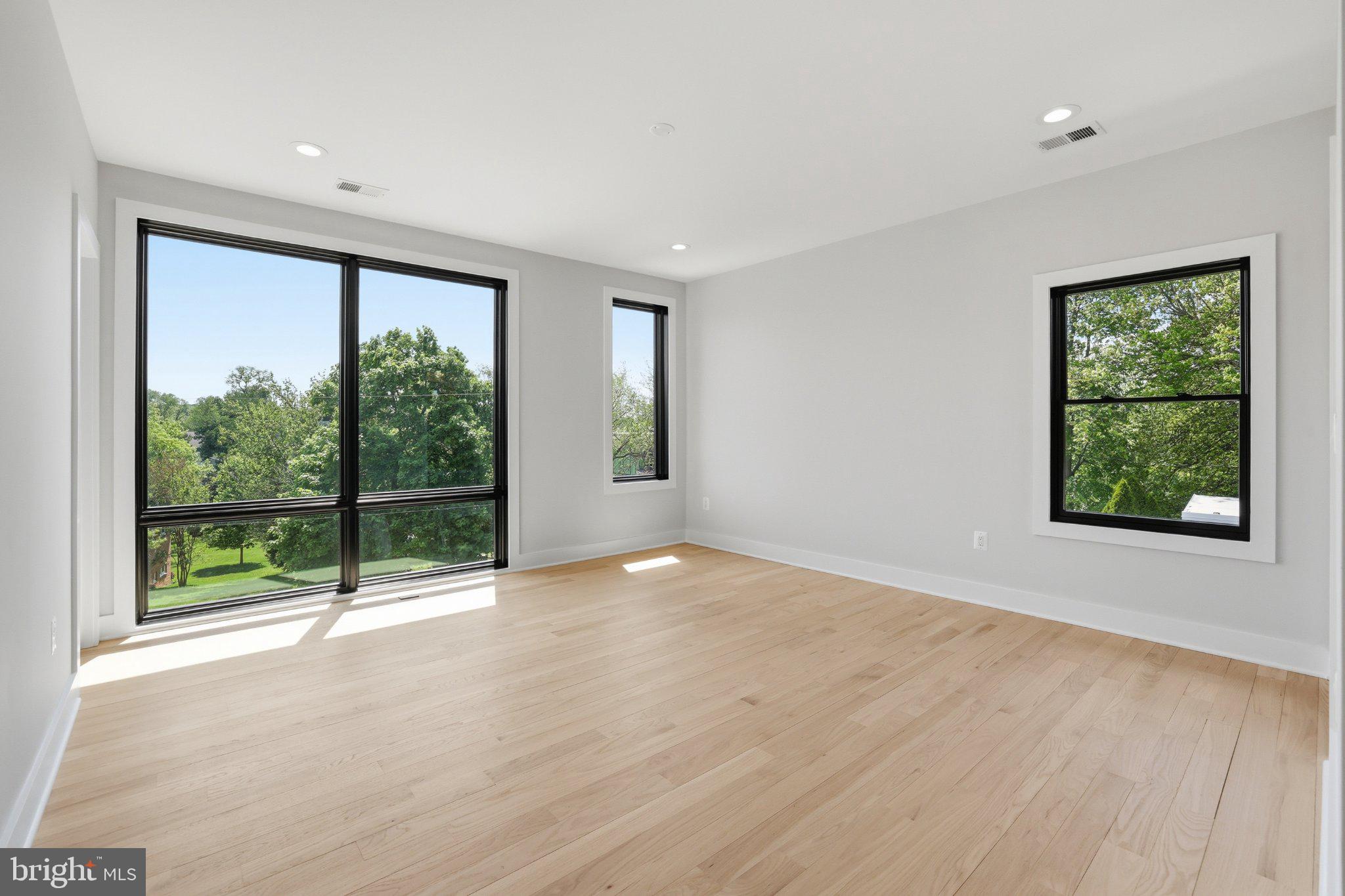 GRASS RIDGE - Residential