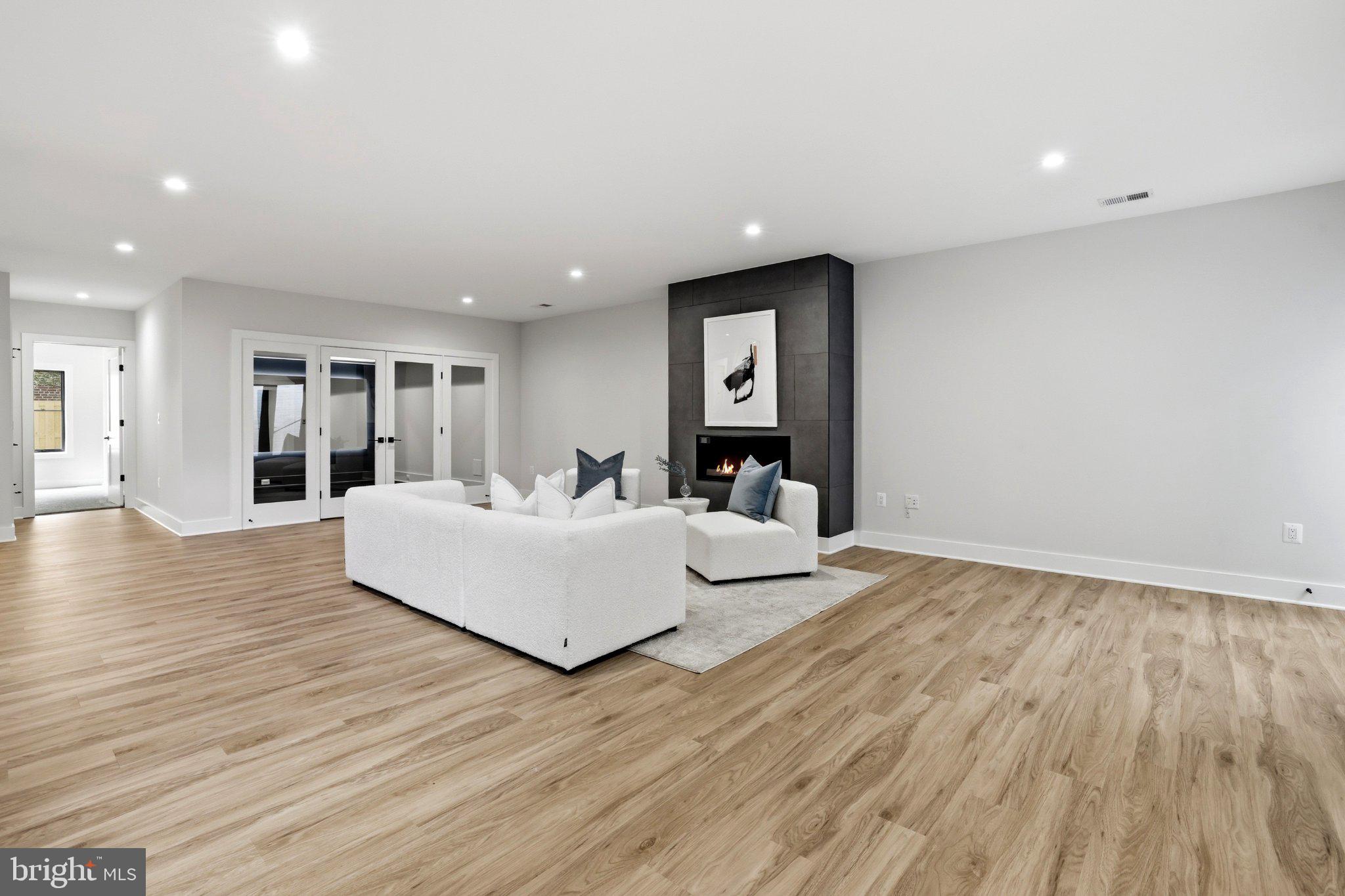 GRASS RIDGE - Residential