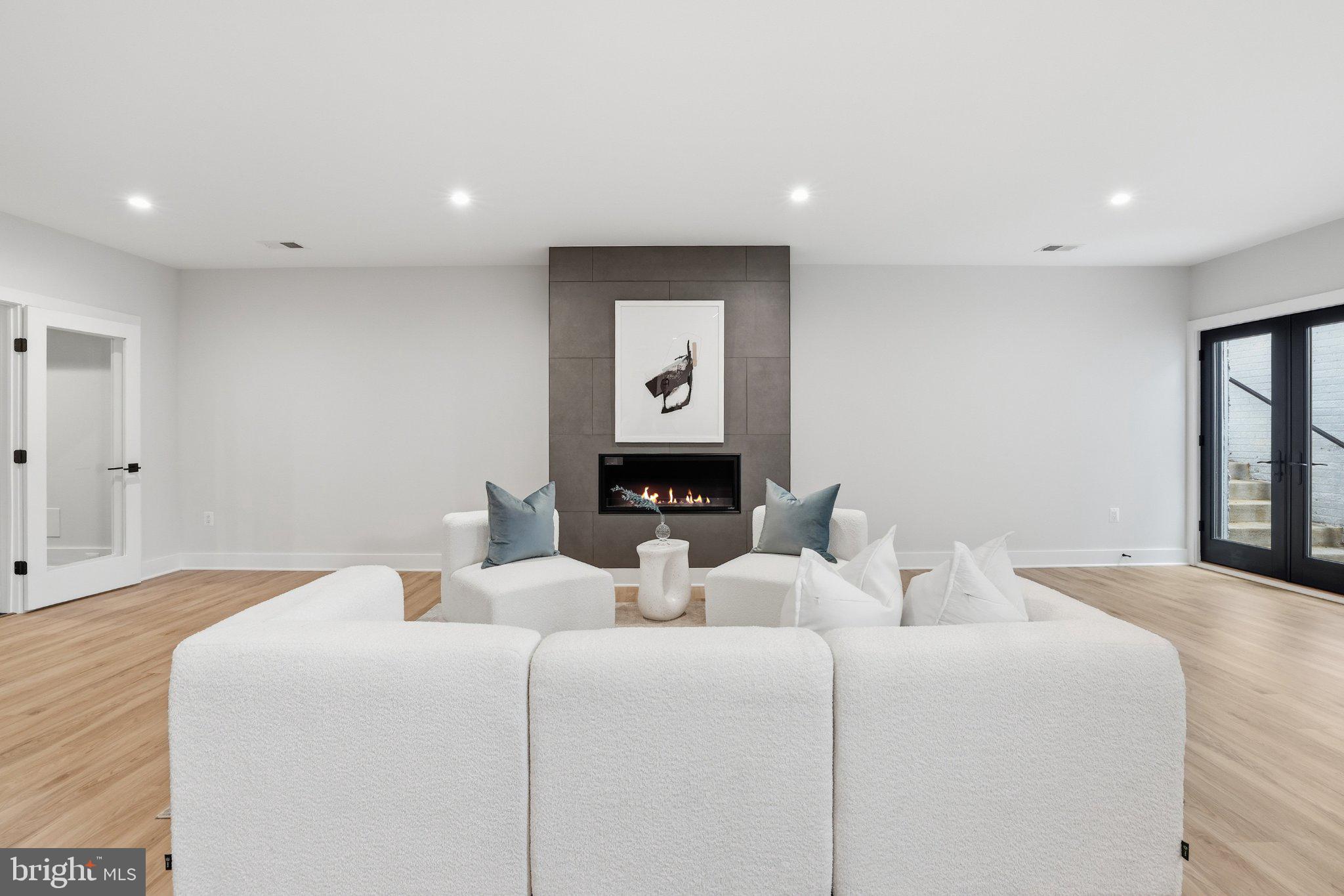 GRASS RIDGE - Residential