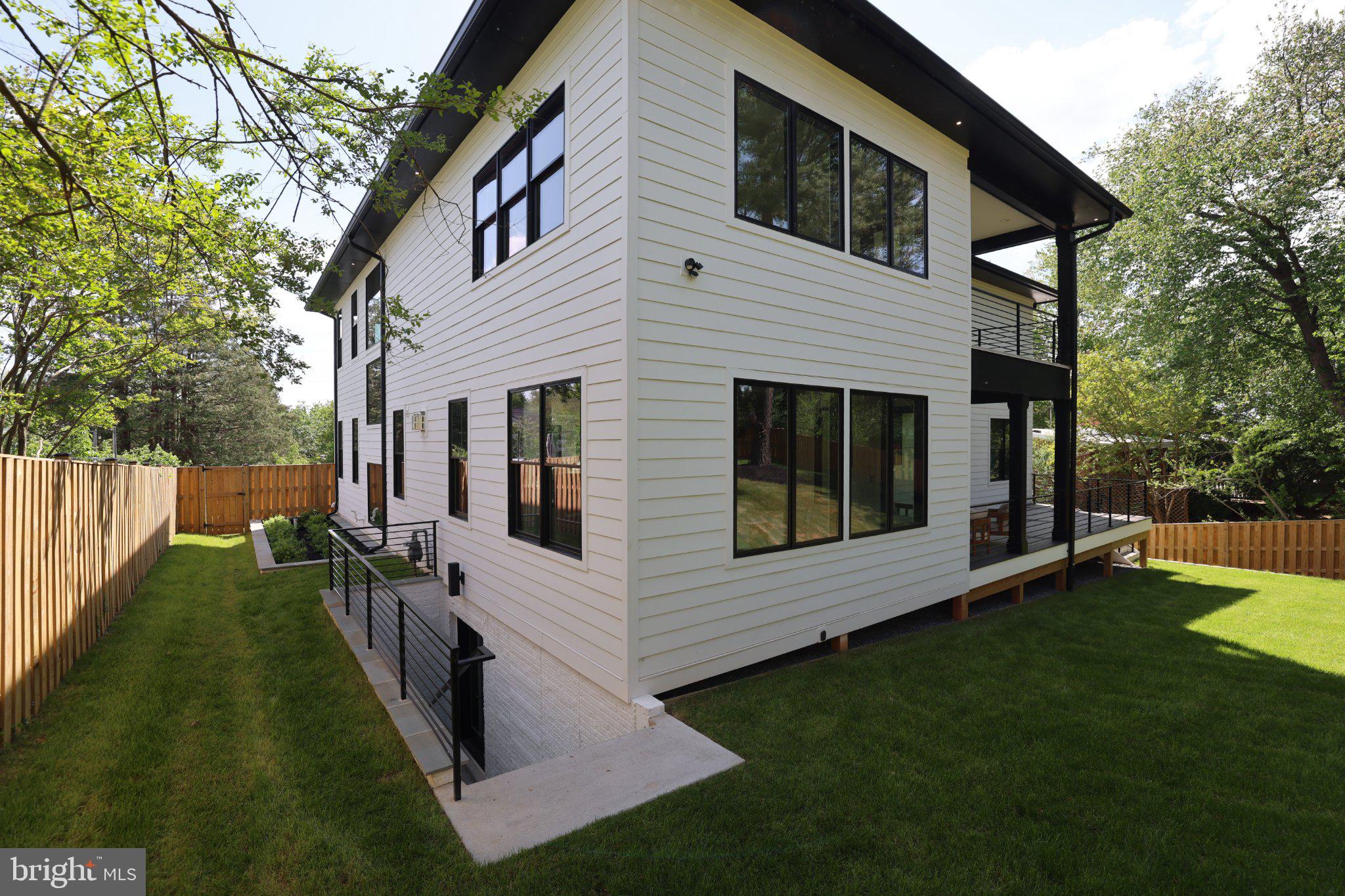 GRASS RIDGE - Residential