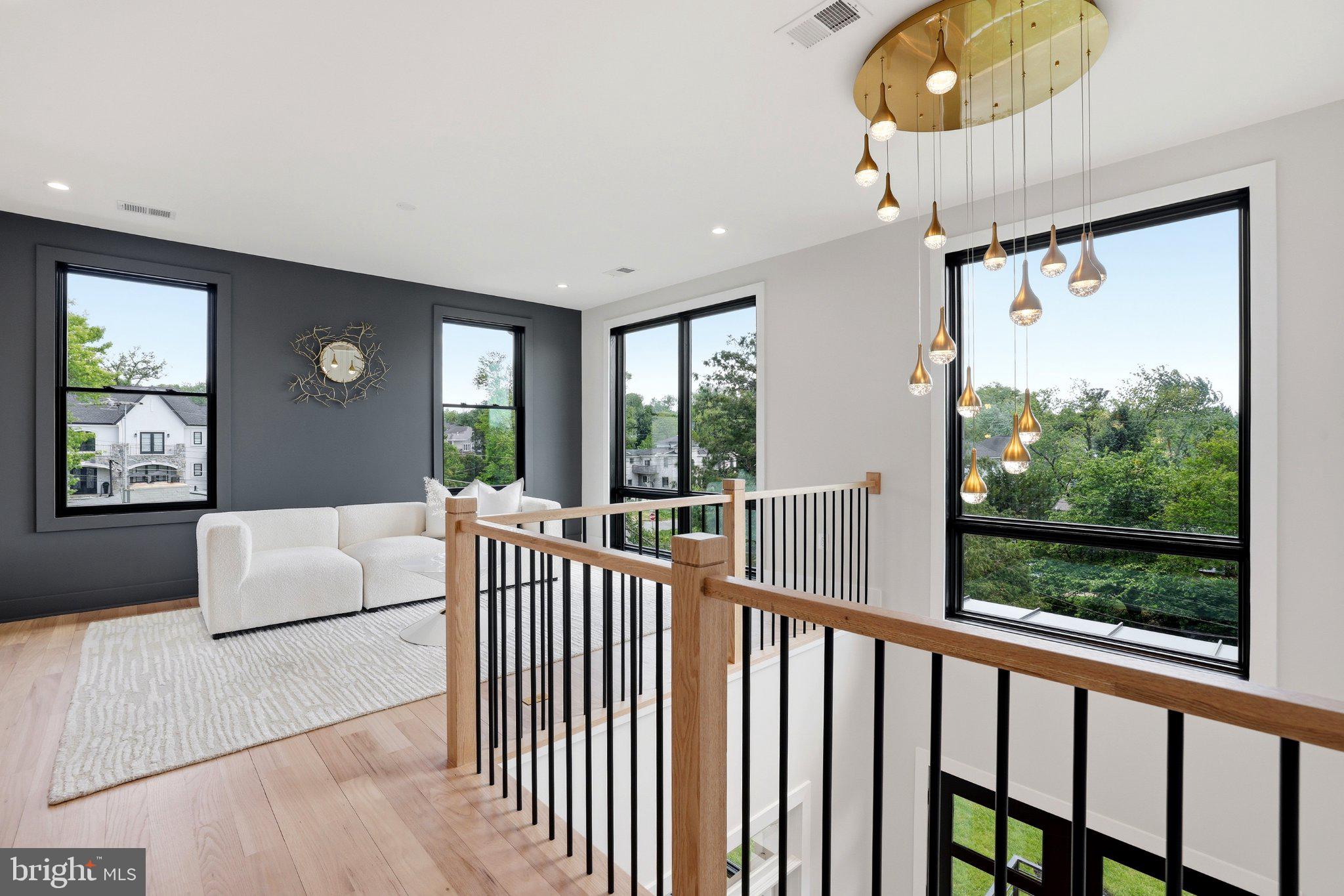 GRASS RIDGE - Residential