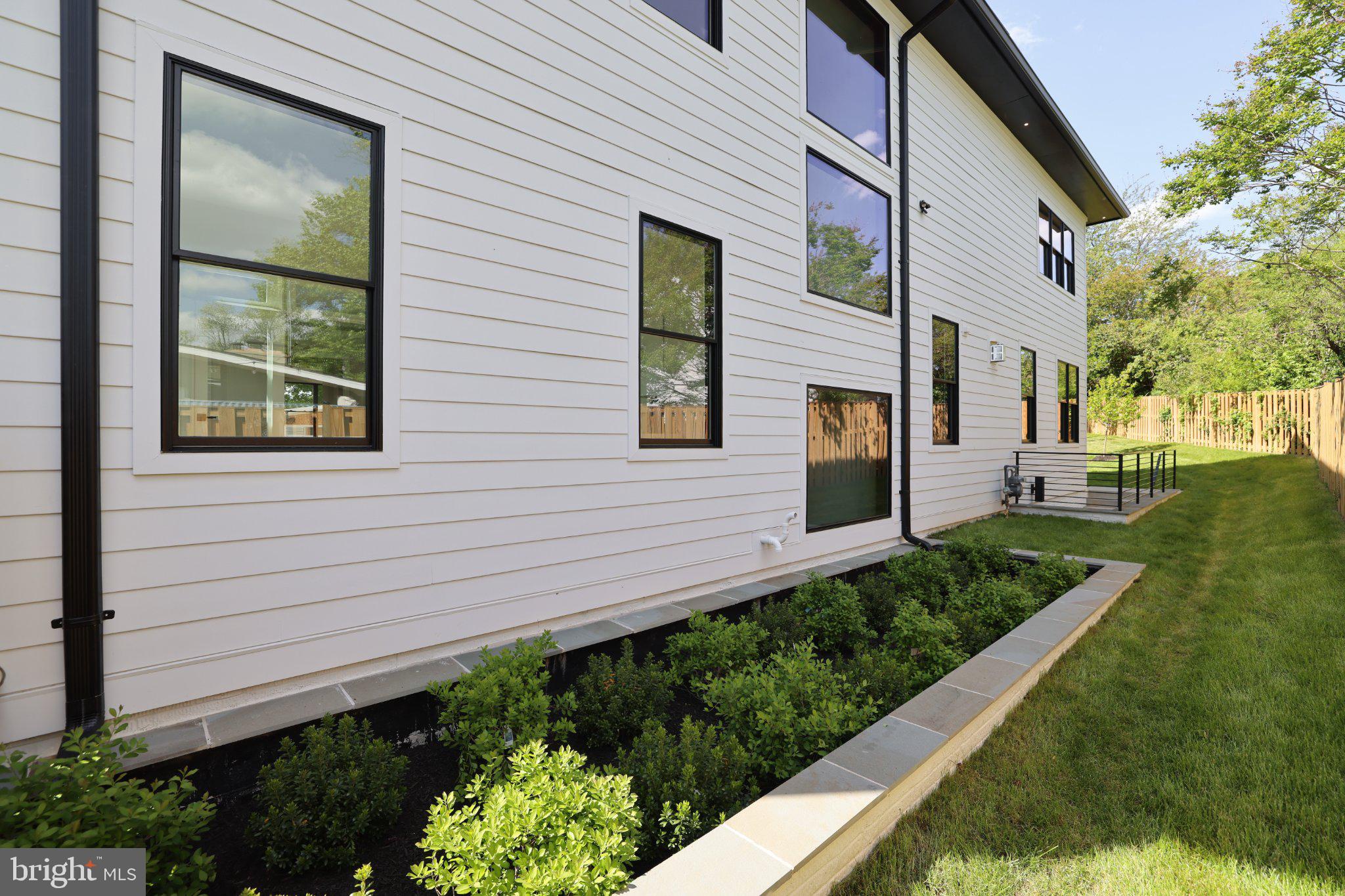 GRASS RIDGE - Residential