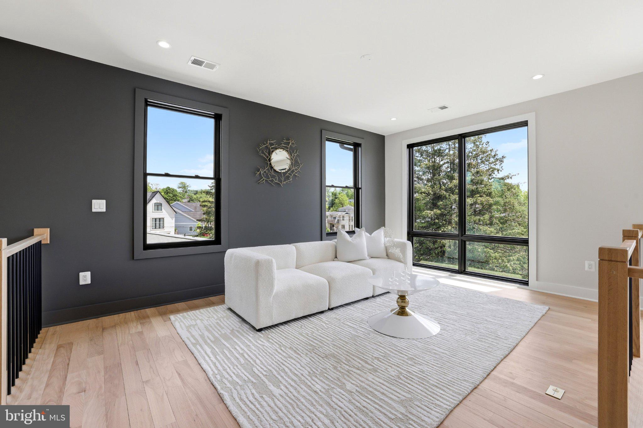 GRASS RIDGE - Residential