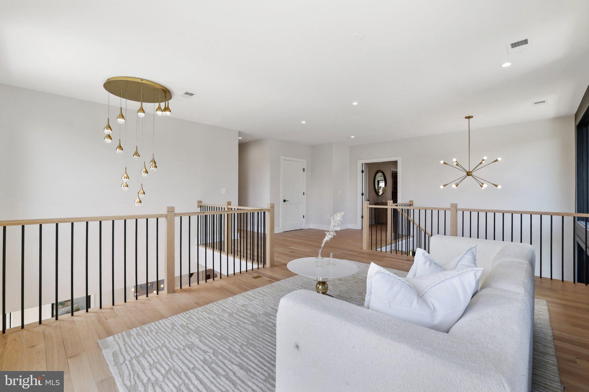 GRASS RIDGE - Residential
