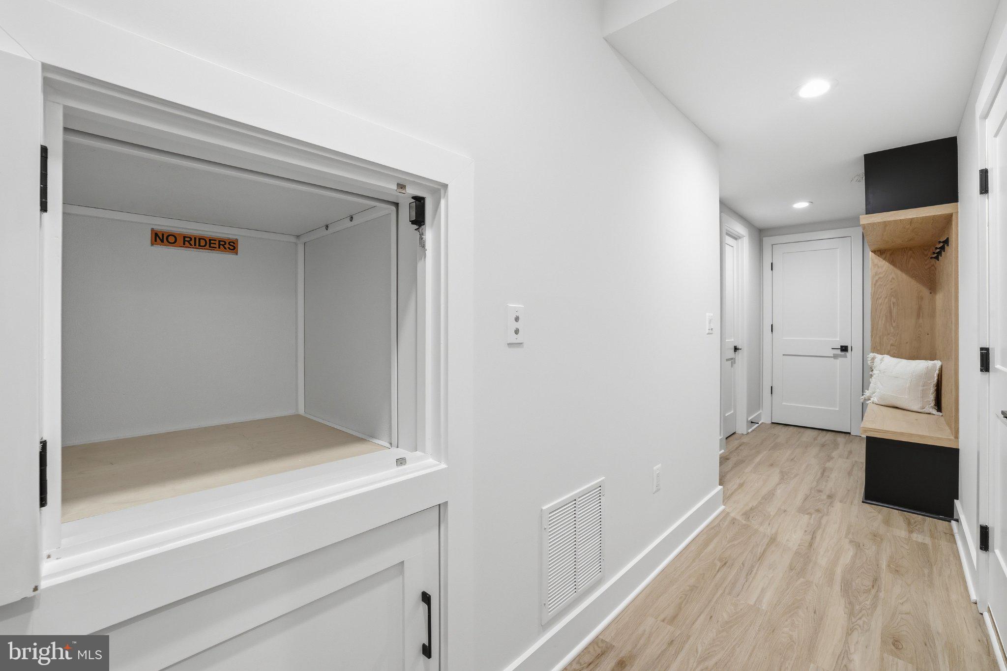 GRASS RIDGE - Residential