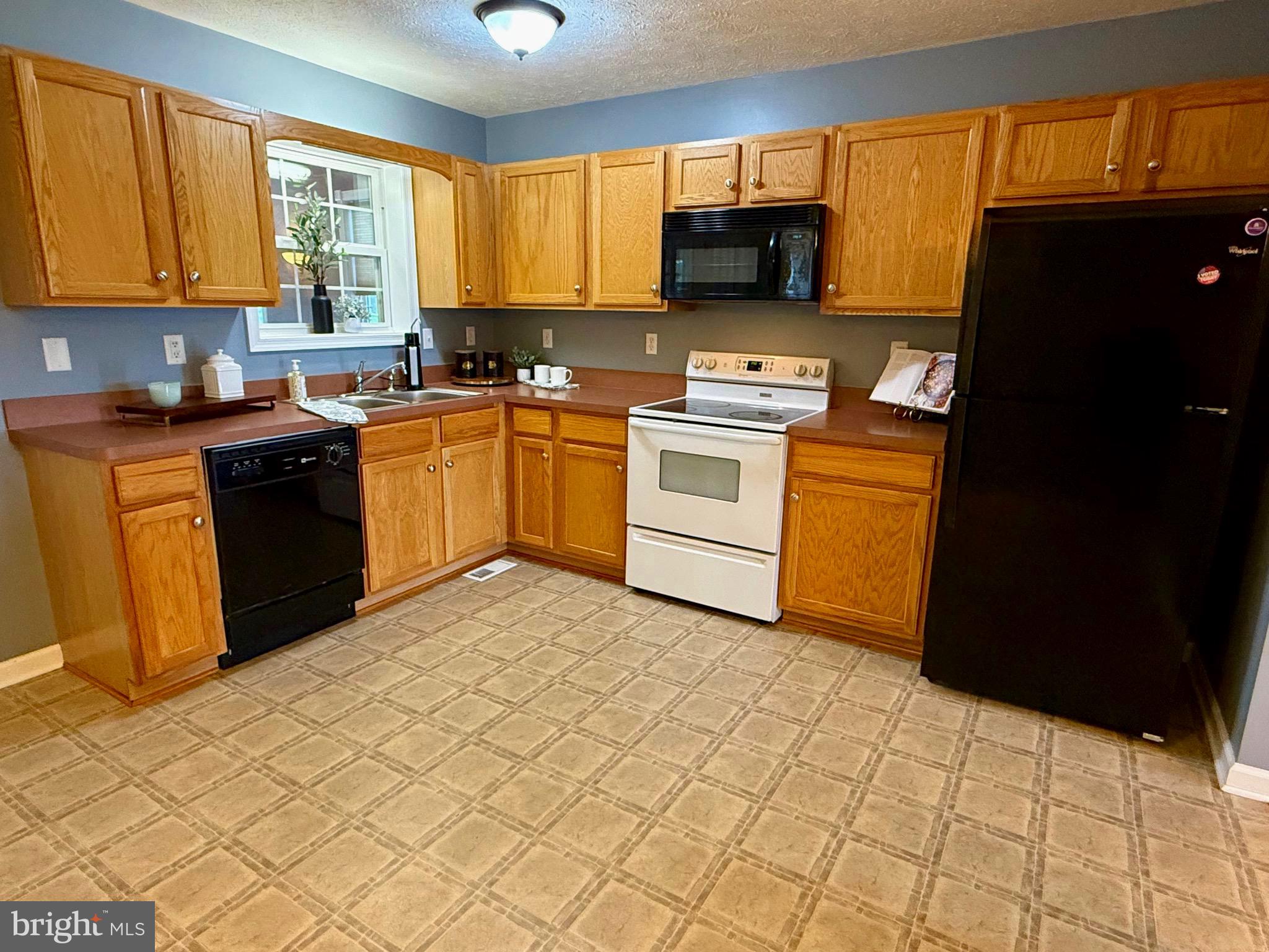 RIDGEFIELD - Residential