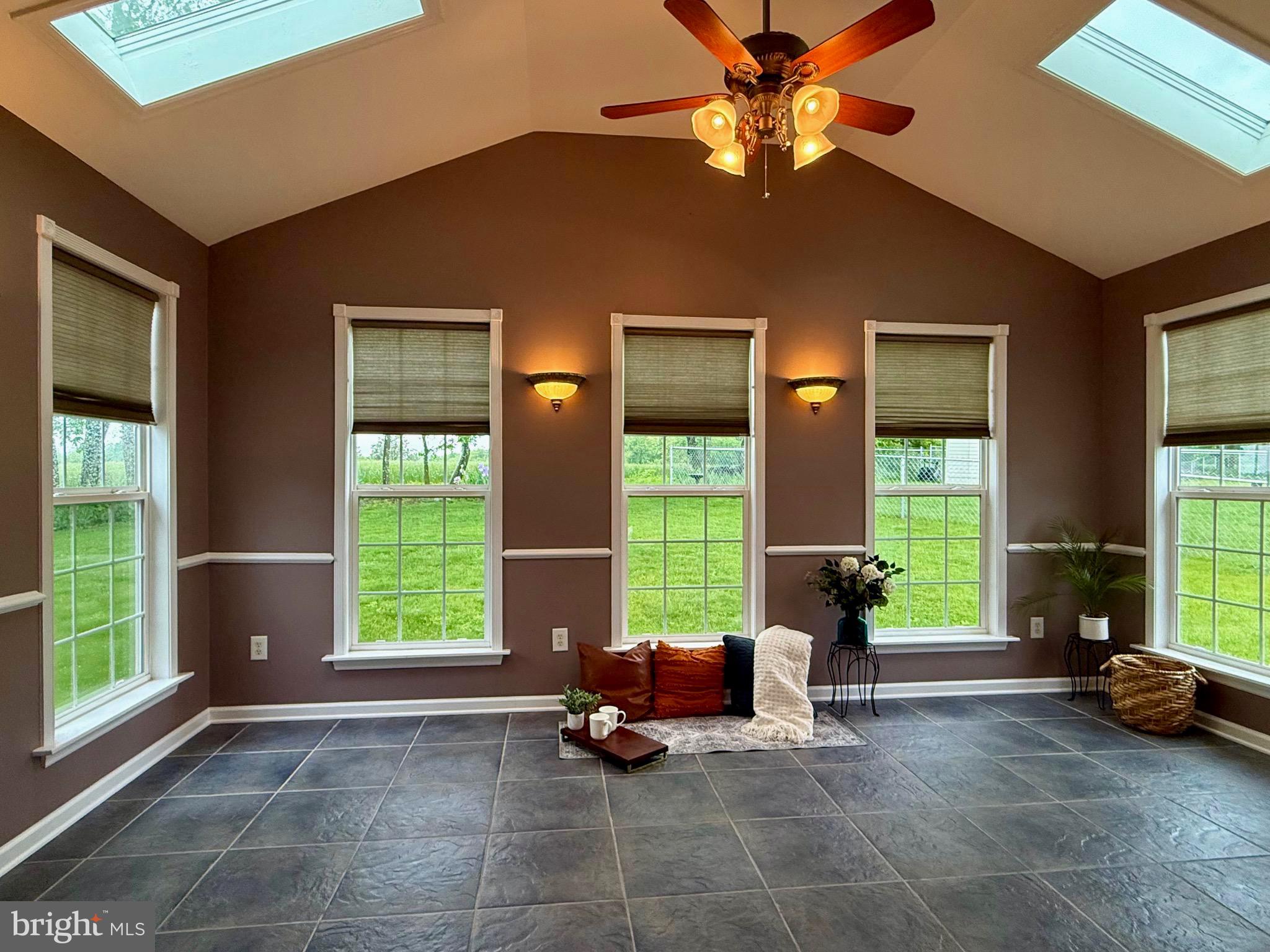 RIDGEFIELD - Residential