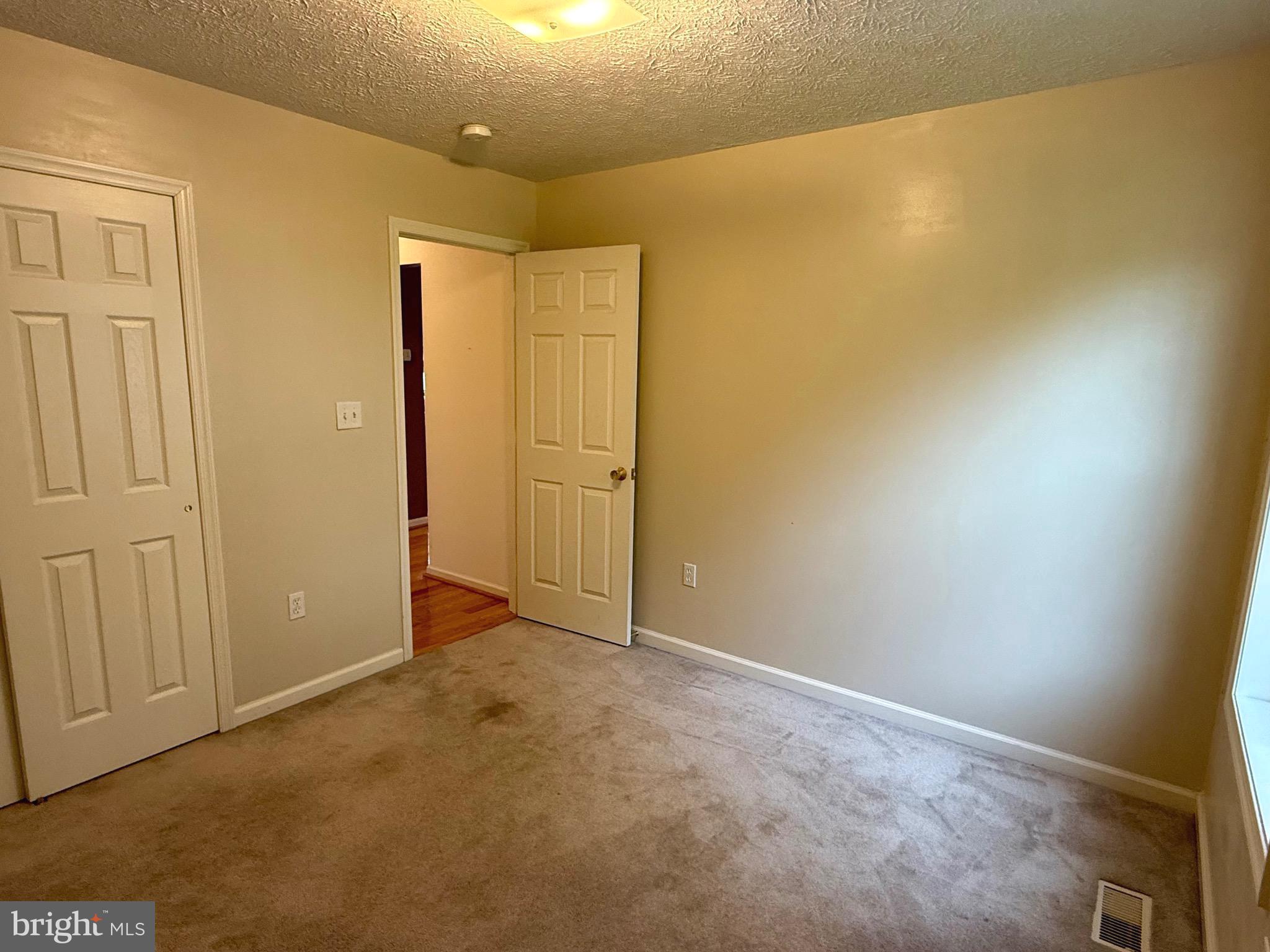 RIDGEFIELD - Residential