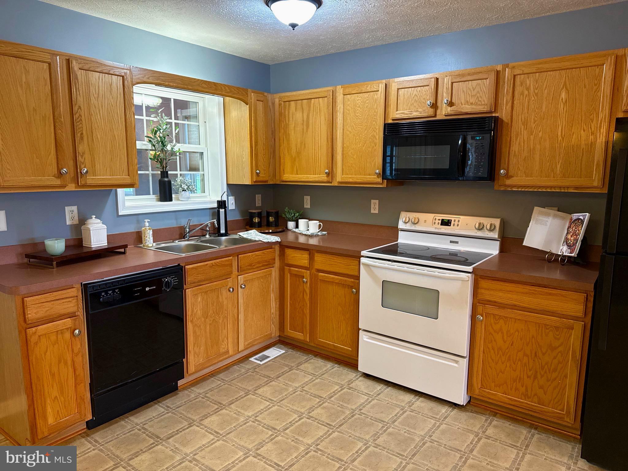 RIDGEFIELD - Residential