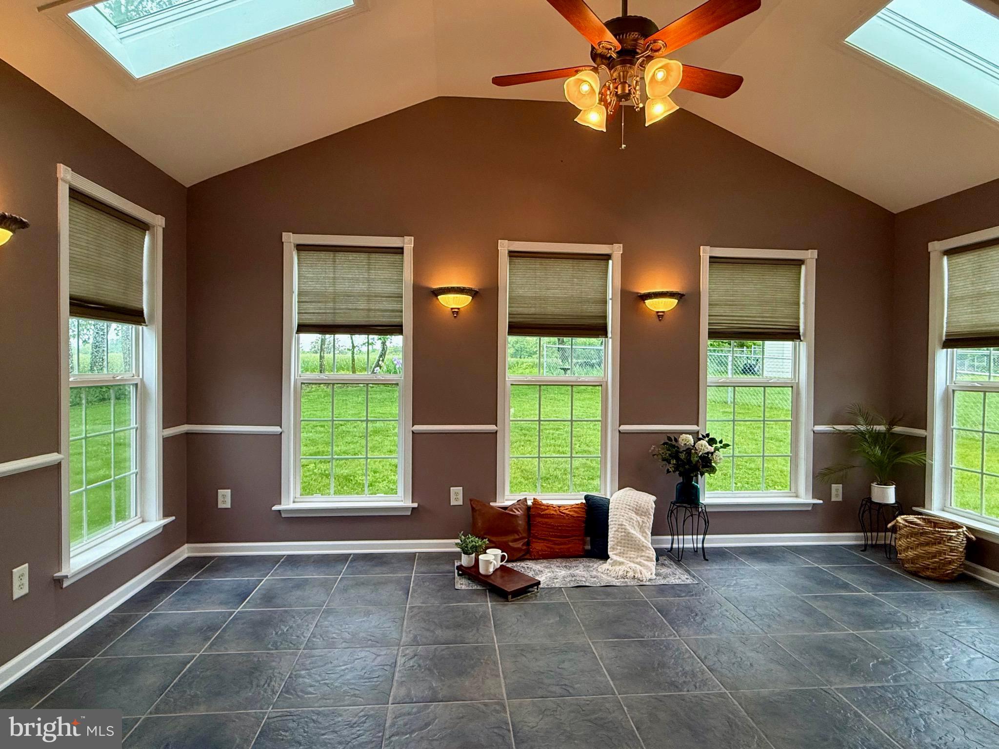 RIDGEFIELD - Residential