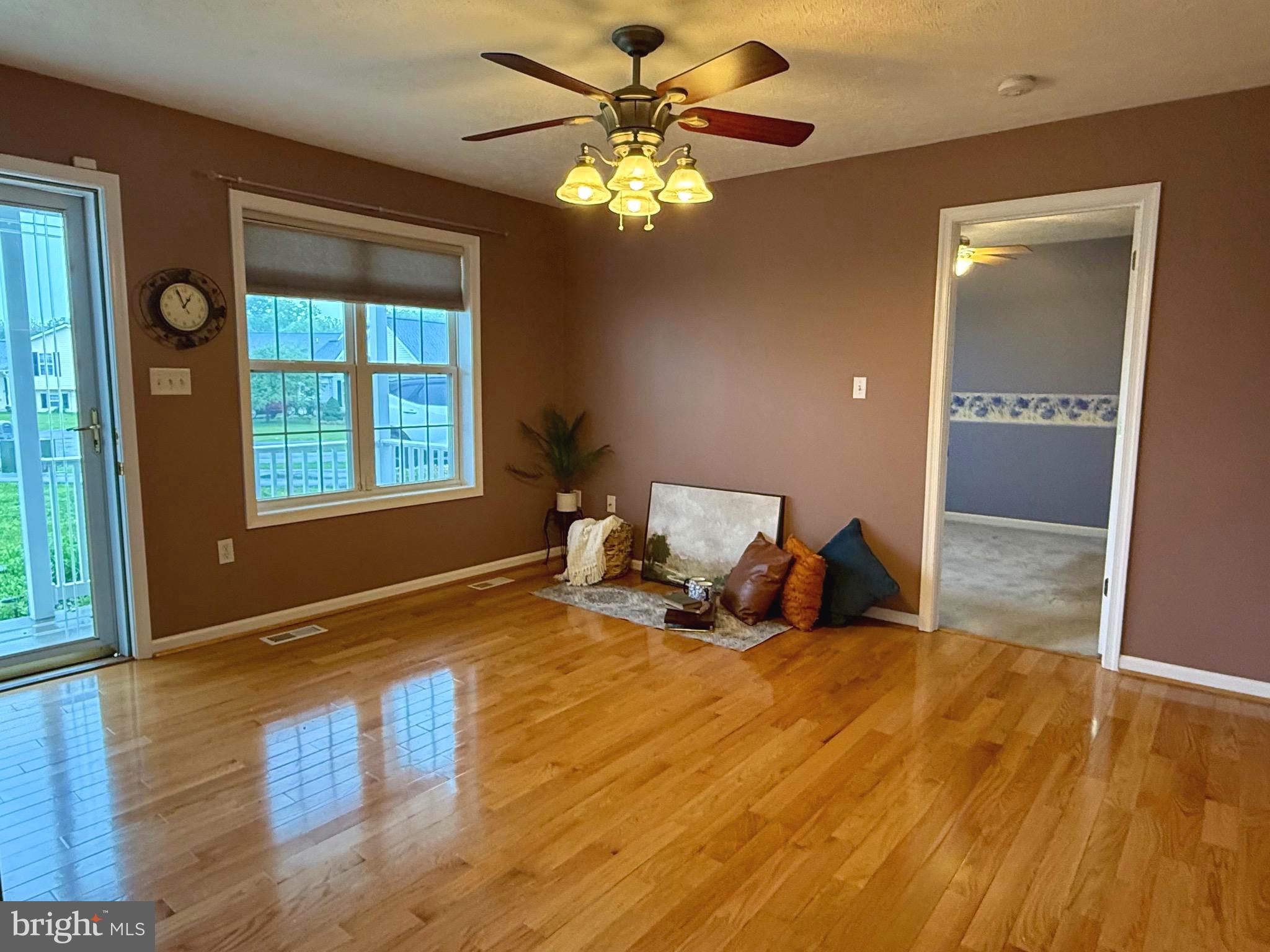 RIDGEFIELD - Residential