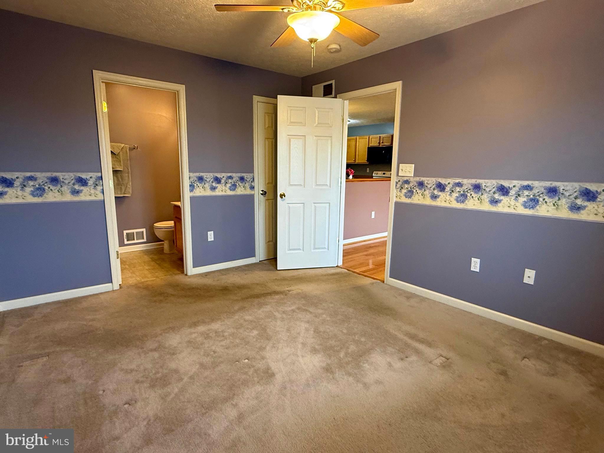 RIDGEFIELD - Residential