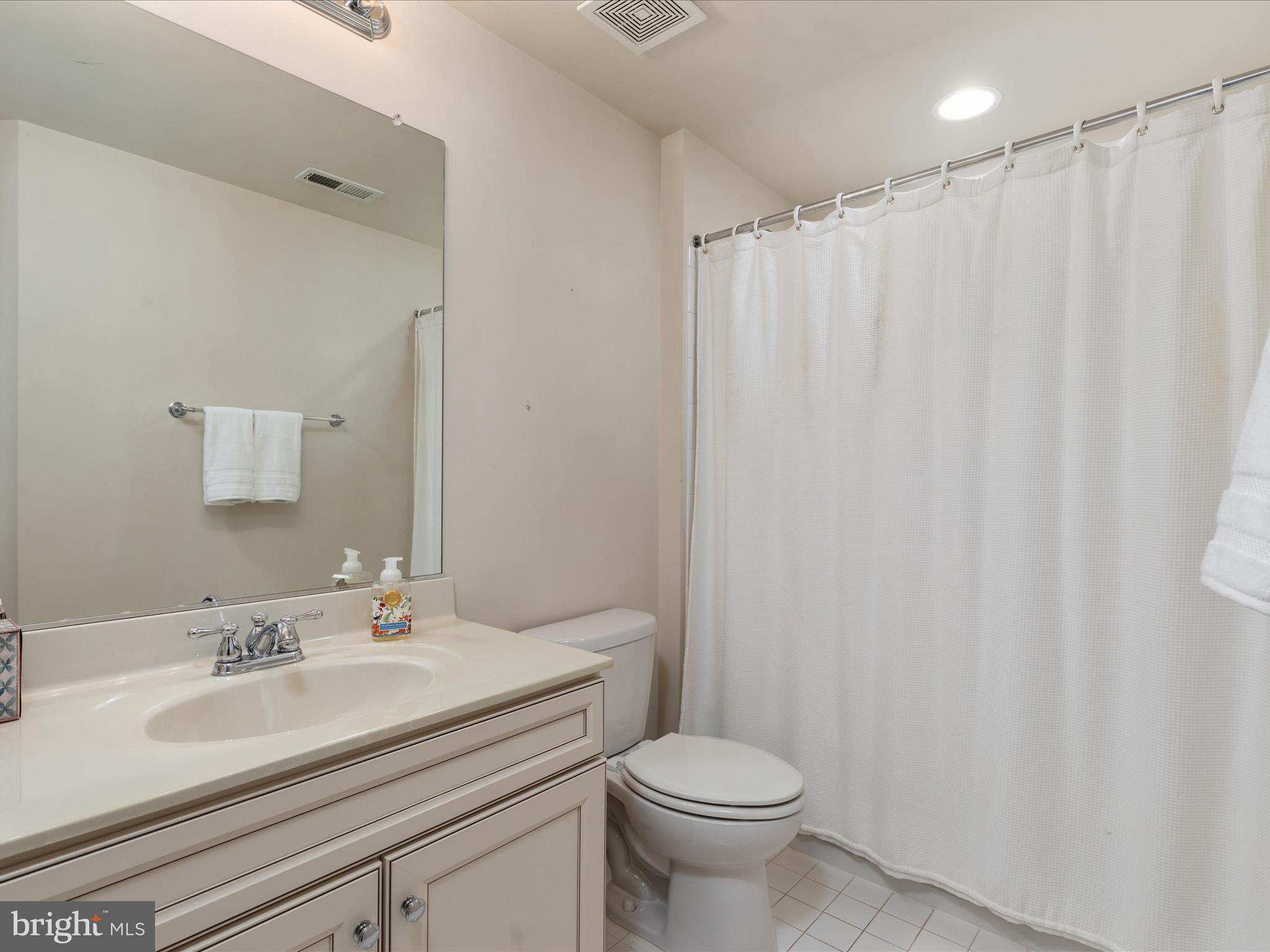 ONE LOUDOUN LAND BAY B - Residential