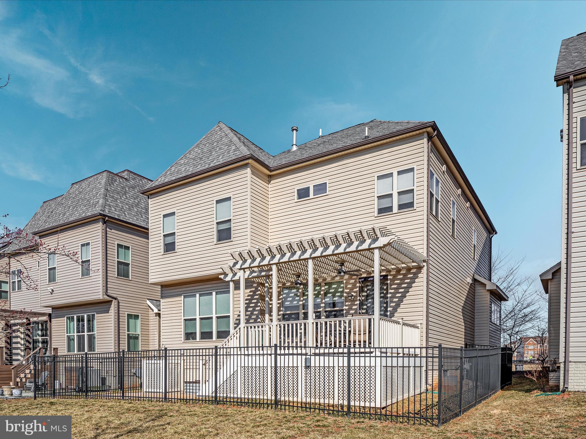 ONE LOUDOUN LAND BAY B - Residential