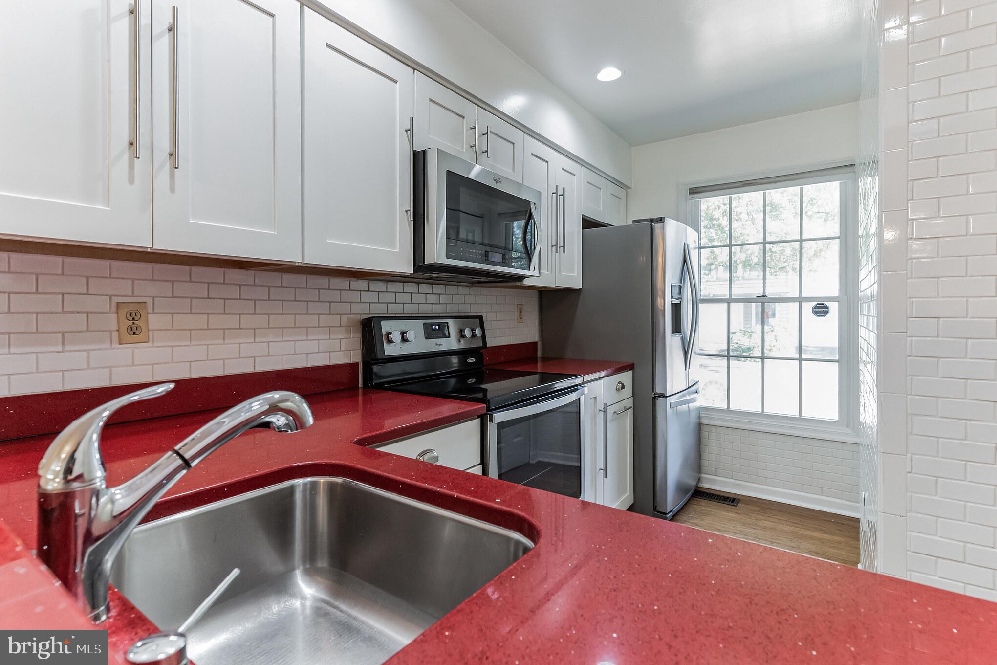 ST ANDREWS SQUARE - Residential Lease