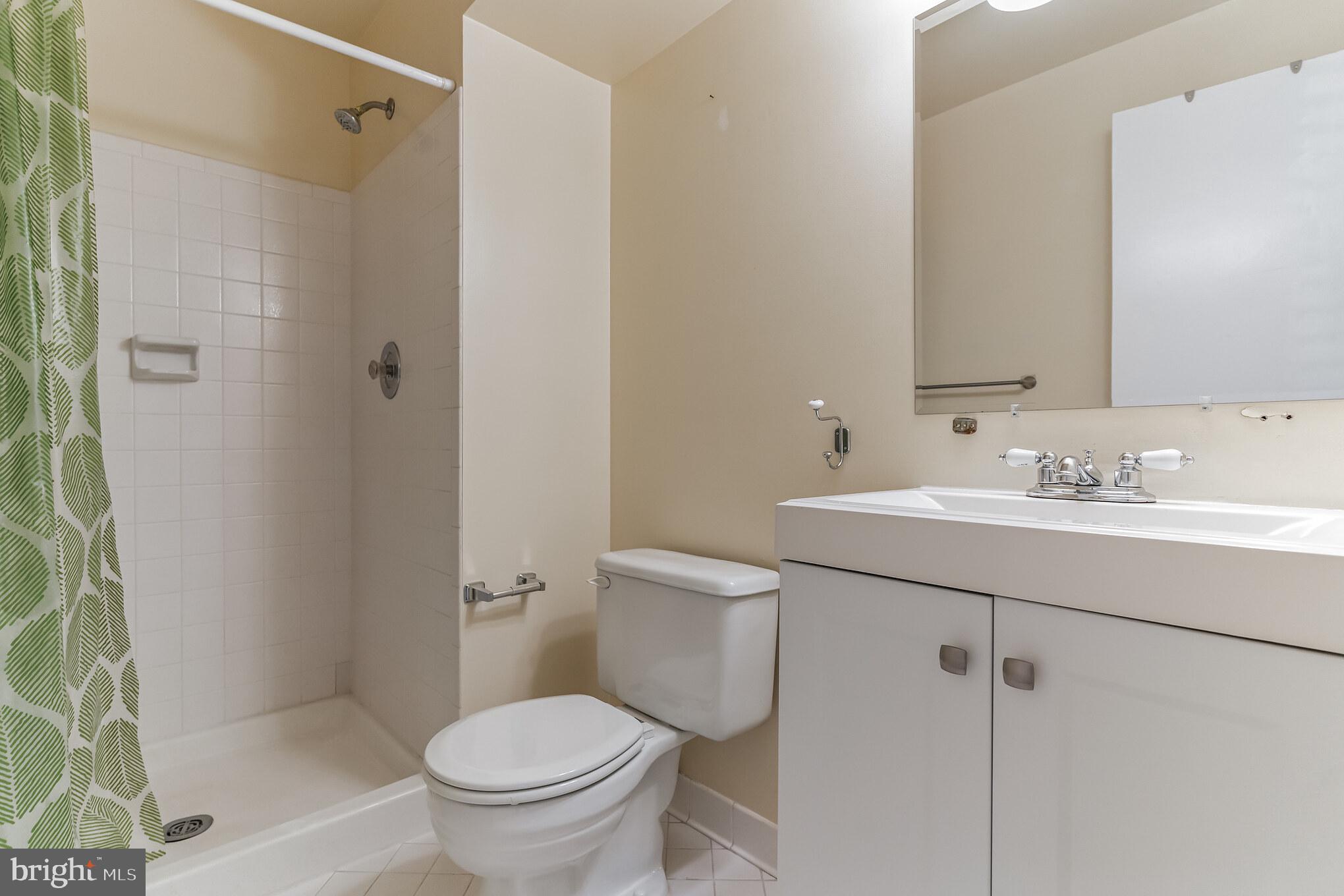 ST ANDREWS SQUARE - Residential Lease