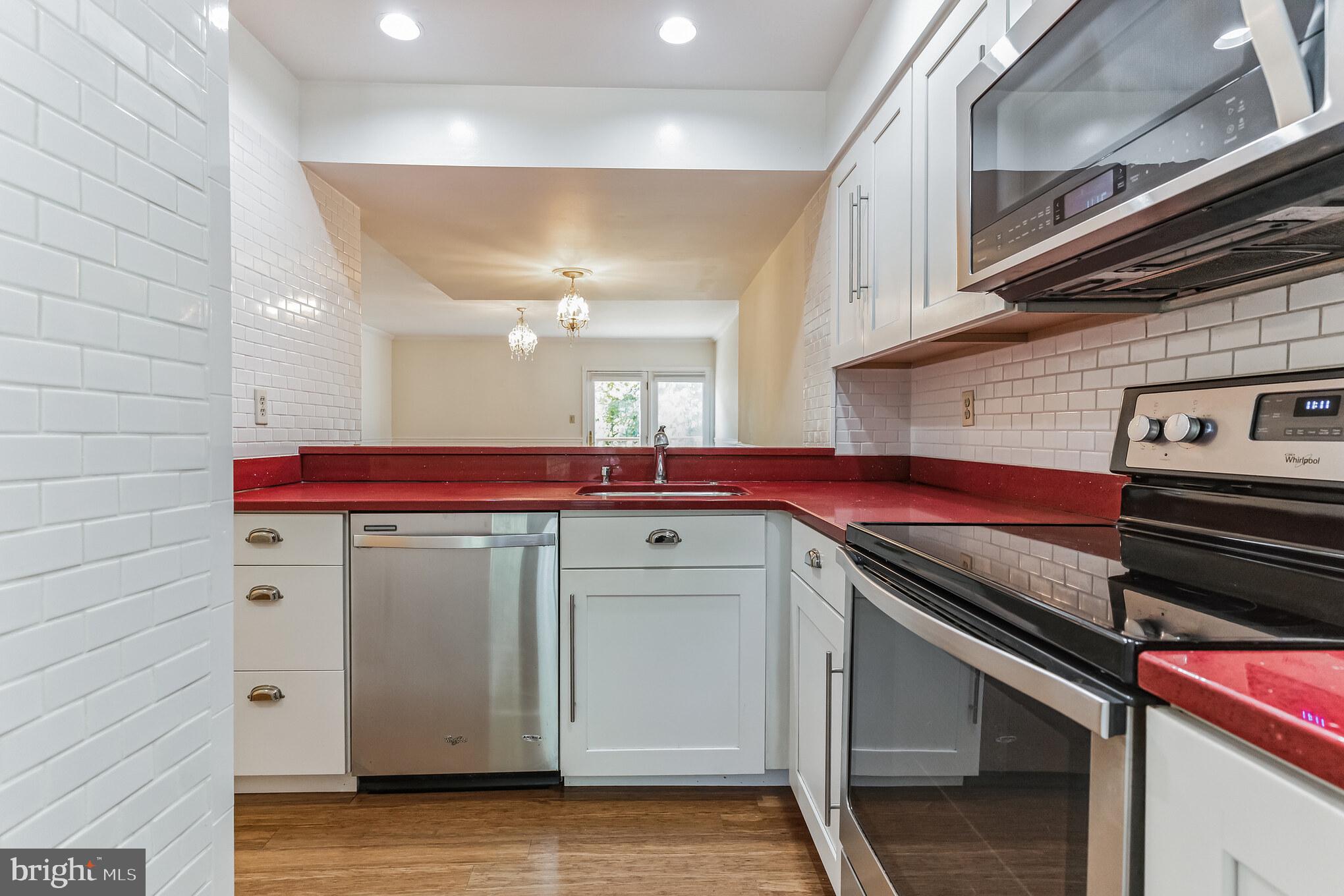 ST ANDREWS SQUARE - Residential Lease