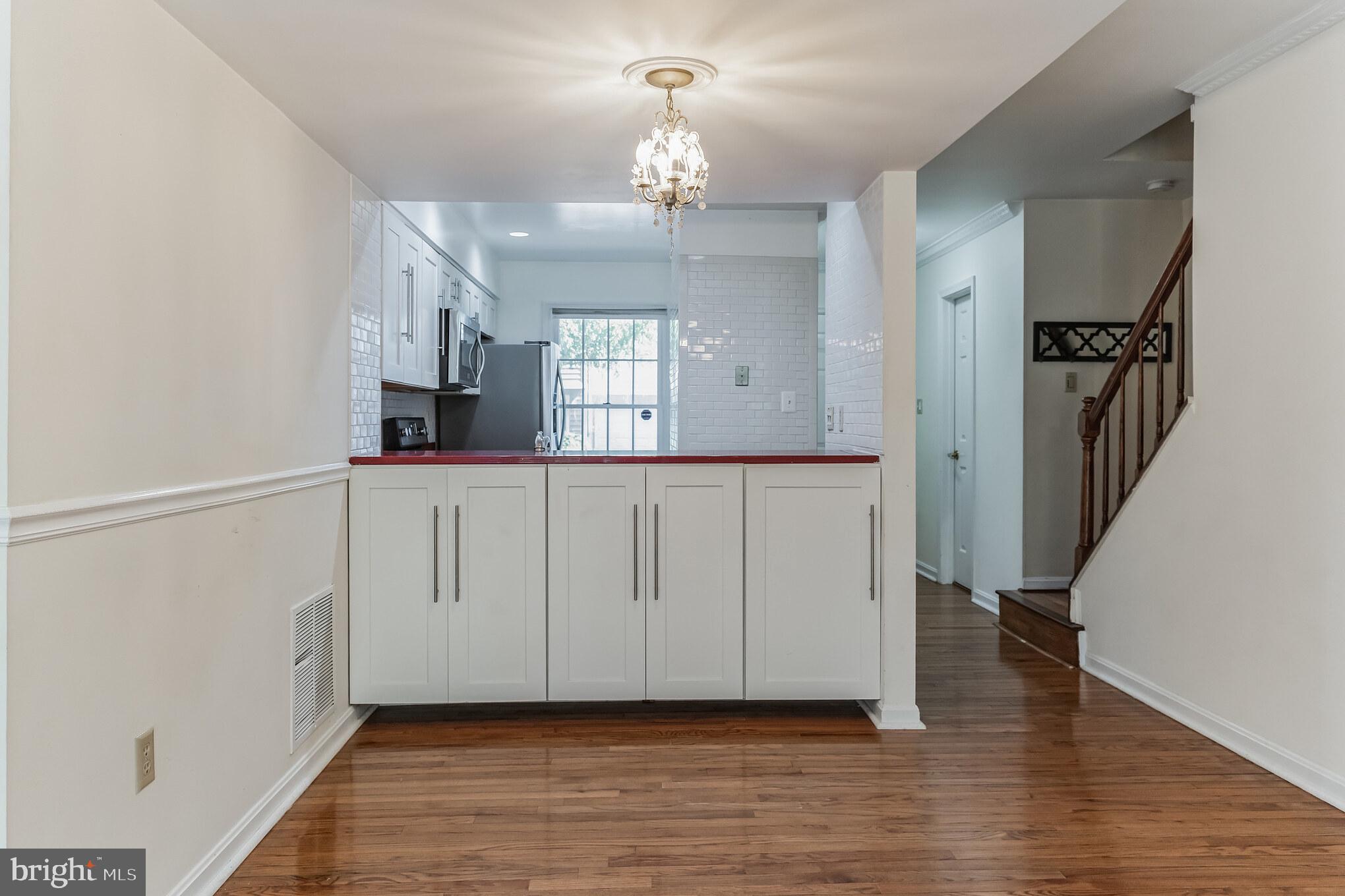 ST ANDREWS SQUARE - Residential Lease