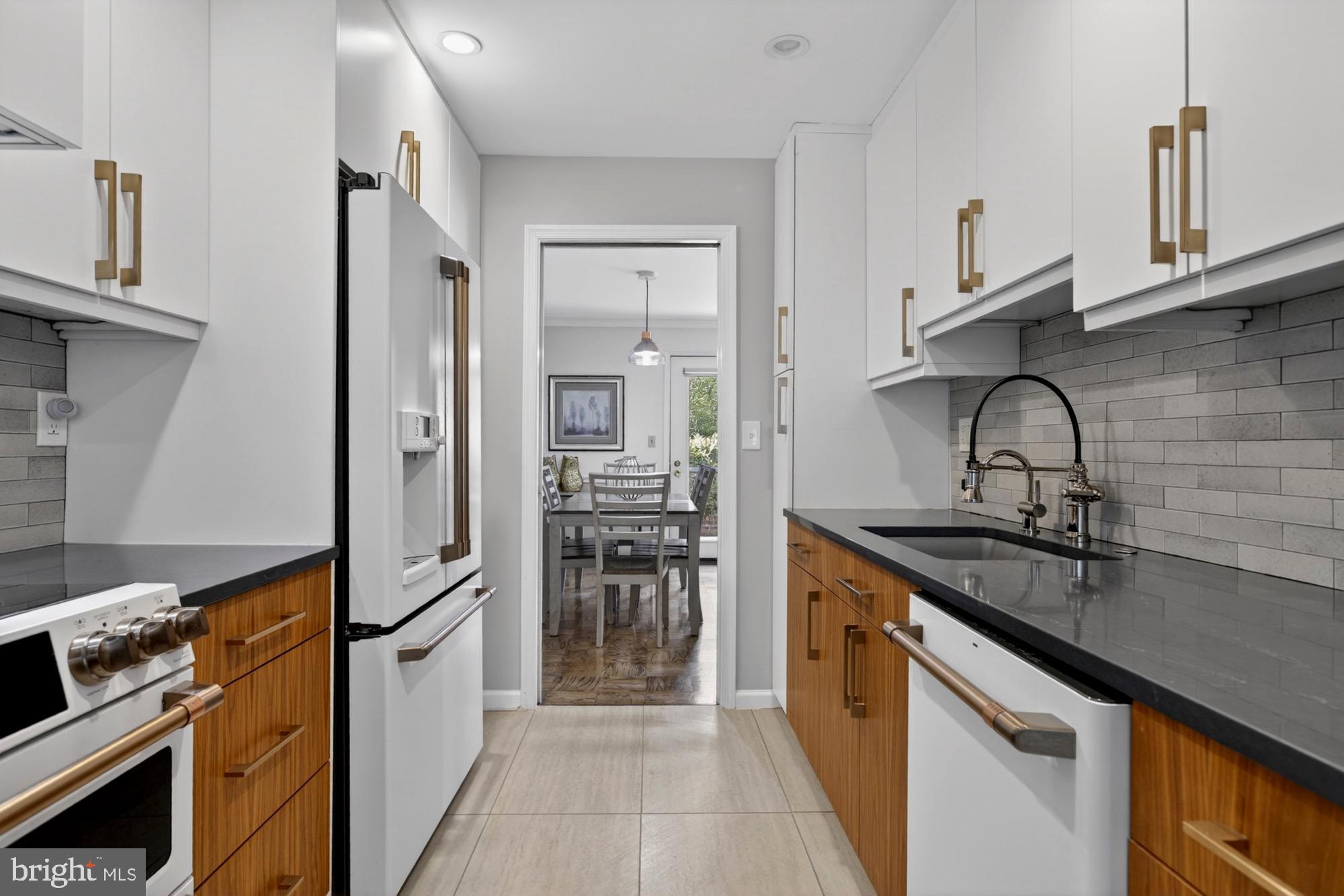 WATERGATE OF ALEXANDRIA - Residential